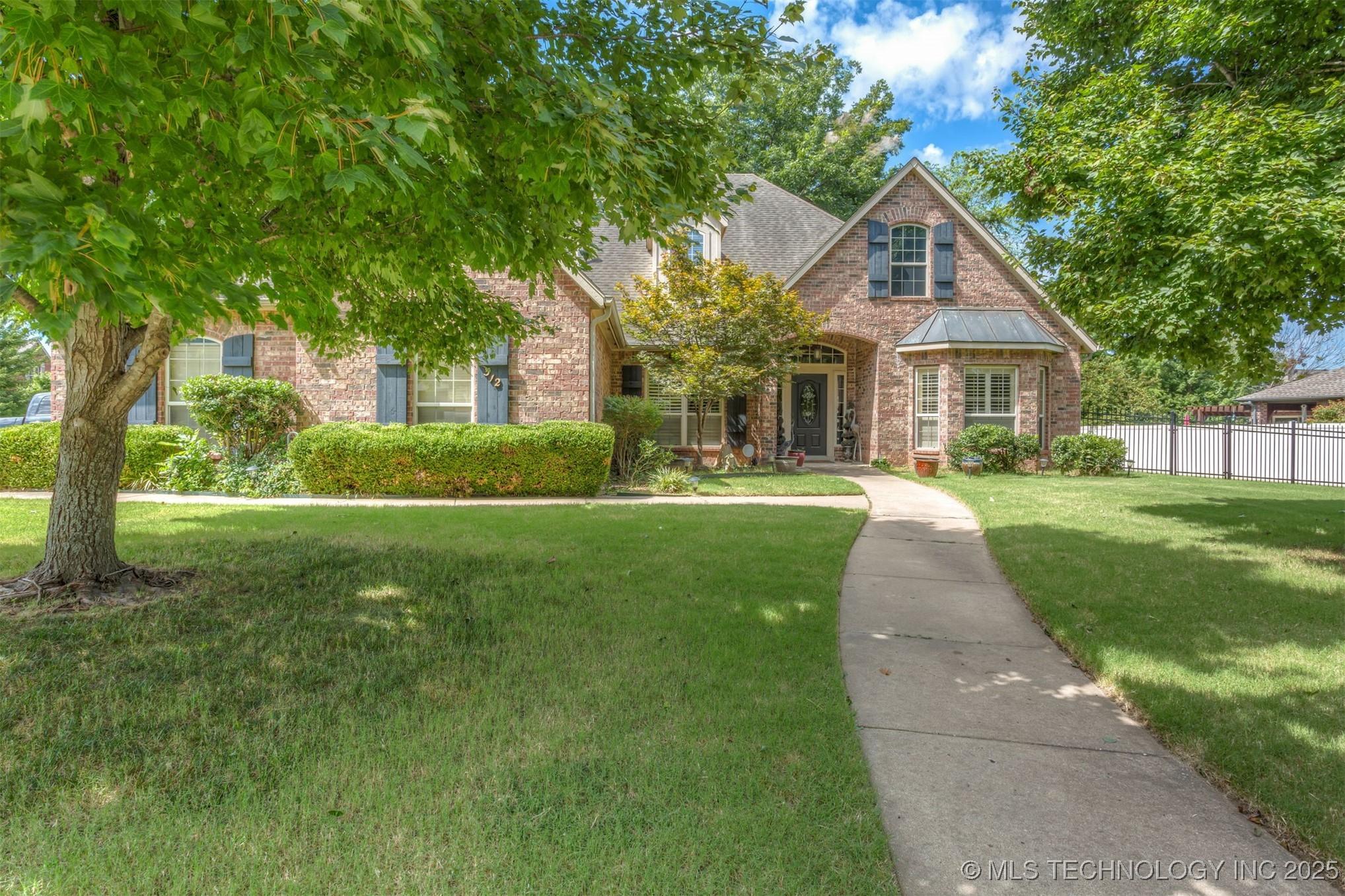Broken Arrow, Oklahoma, 74014, United States, 4 Bedrooms Bedrooms, ,4 BathroomsBathrooms,Residential,For Sale,1921405