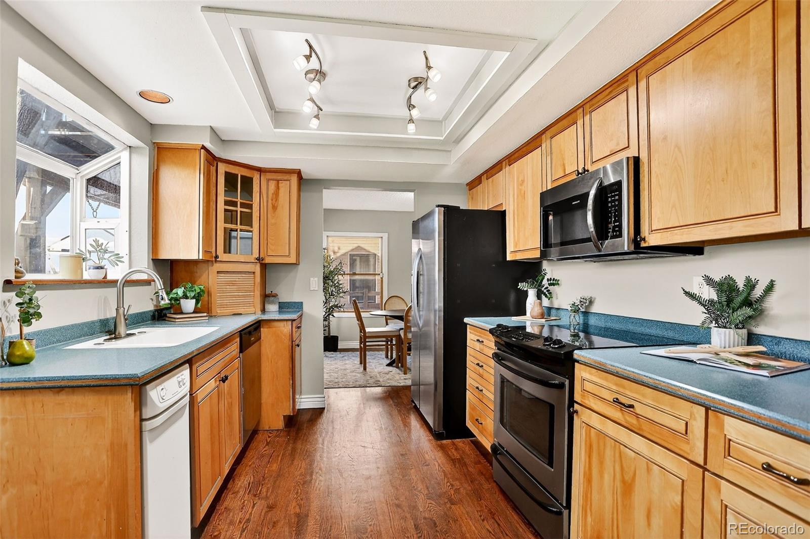 Littleton, Colorado, 80127, United States, 4 Bedrooms Bedrooms, ,2 BathroomsBathrooms,Residential,For Sale,2003001