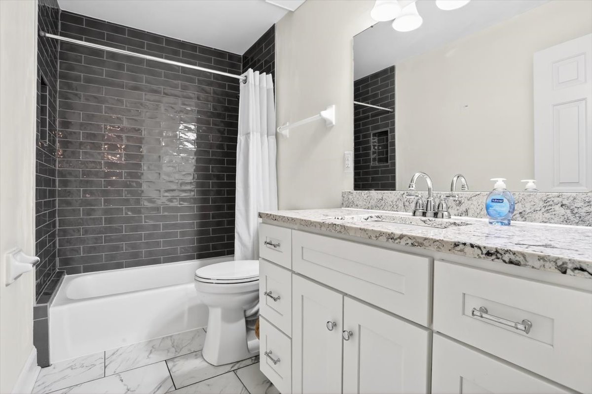 Germantown, Tennessee, 38139, United States, 5 Bedrooms Bedrooms, ,4 BathroomsBathrooms,Residential,For Sale,2048767