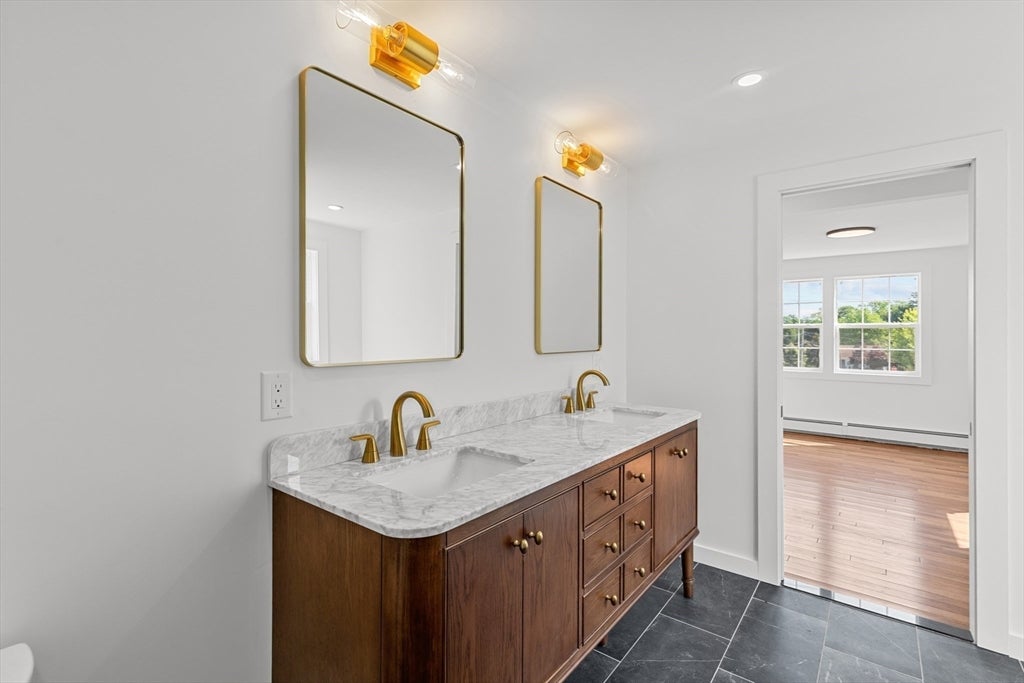 Plymouth, Massachusetts, 02360, United States, 4 Bedrooms Bedrooms, ,4 BathroomsBathrooms,Residential,For Sale,1981887