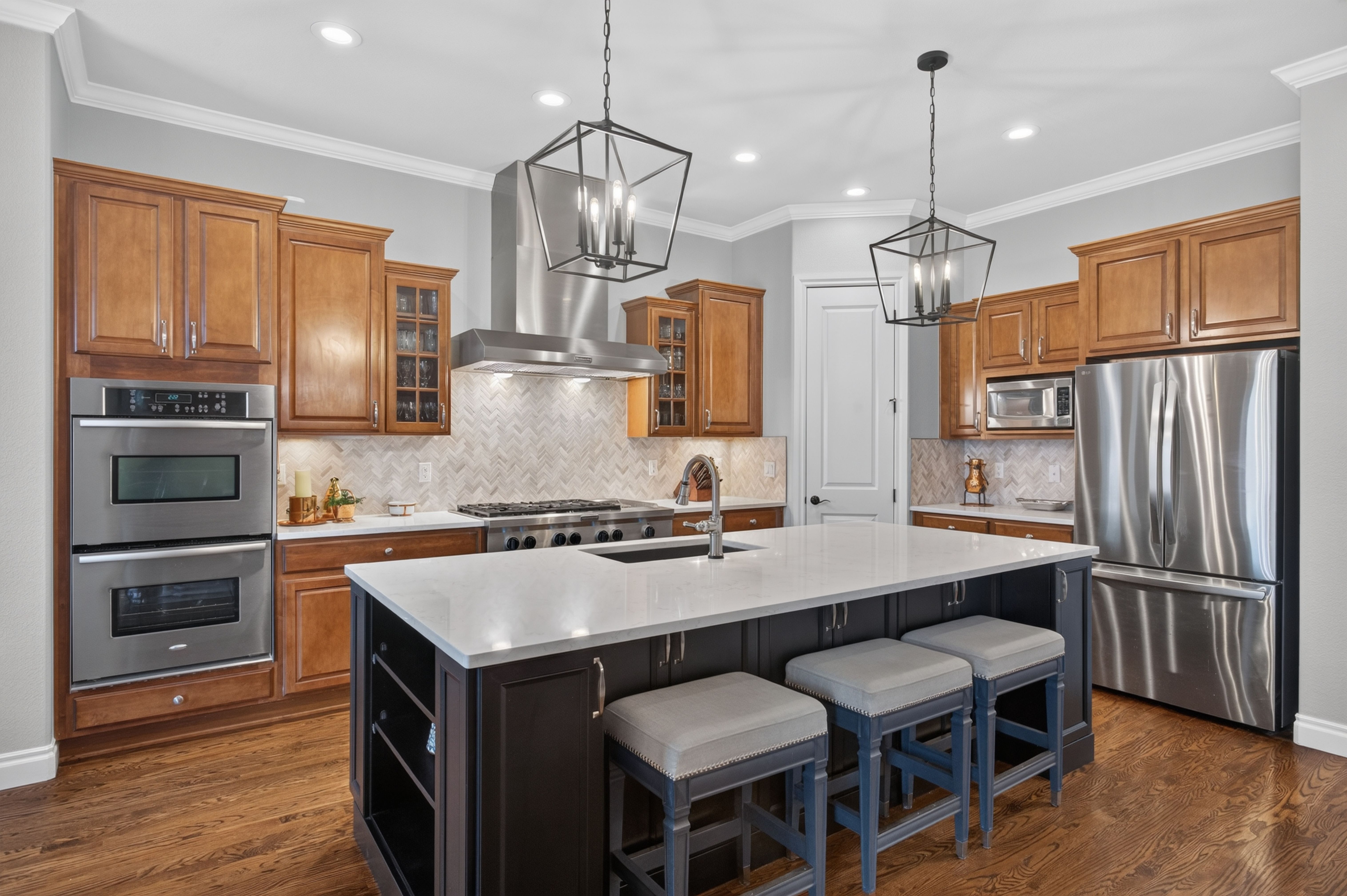  Turn-Key Lone Tree Luxury: Renovated Home with Chef