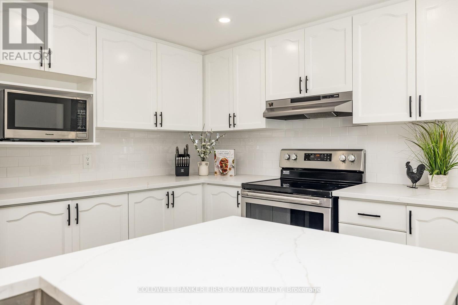 OTTAWA, Ontario, K2G 6N5, CA, 3 Bedrooms Bedrooms, ,2 BathroomsBathrooms,Residential,For Sale,1950028