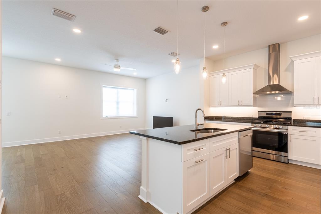 Dunedin, Florida, 34698, United States, 3 Bedrooms Bedrooms, ,3 BathroomsBathrooms,Residential,For Sale,1975288