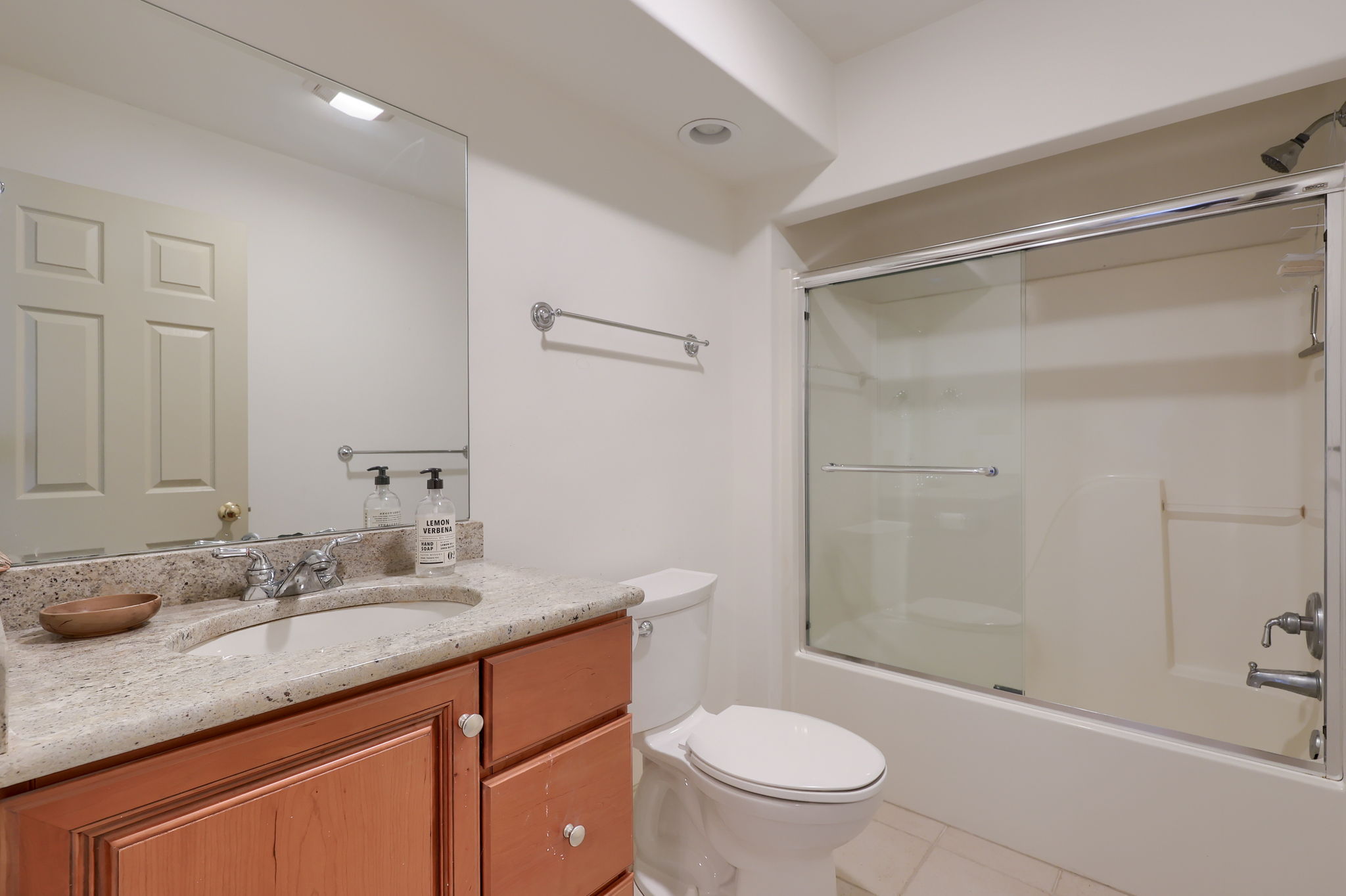  66 FARMVIEW LN - 物件實景