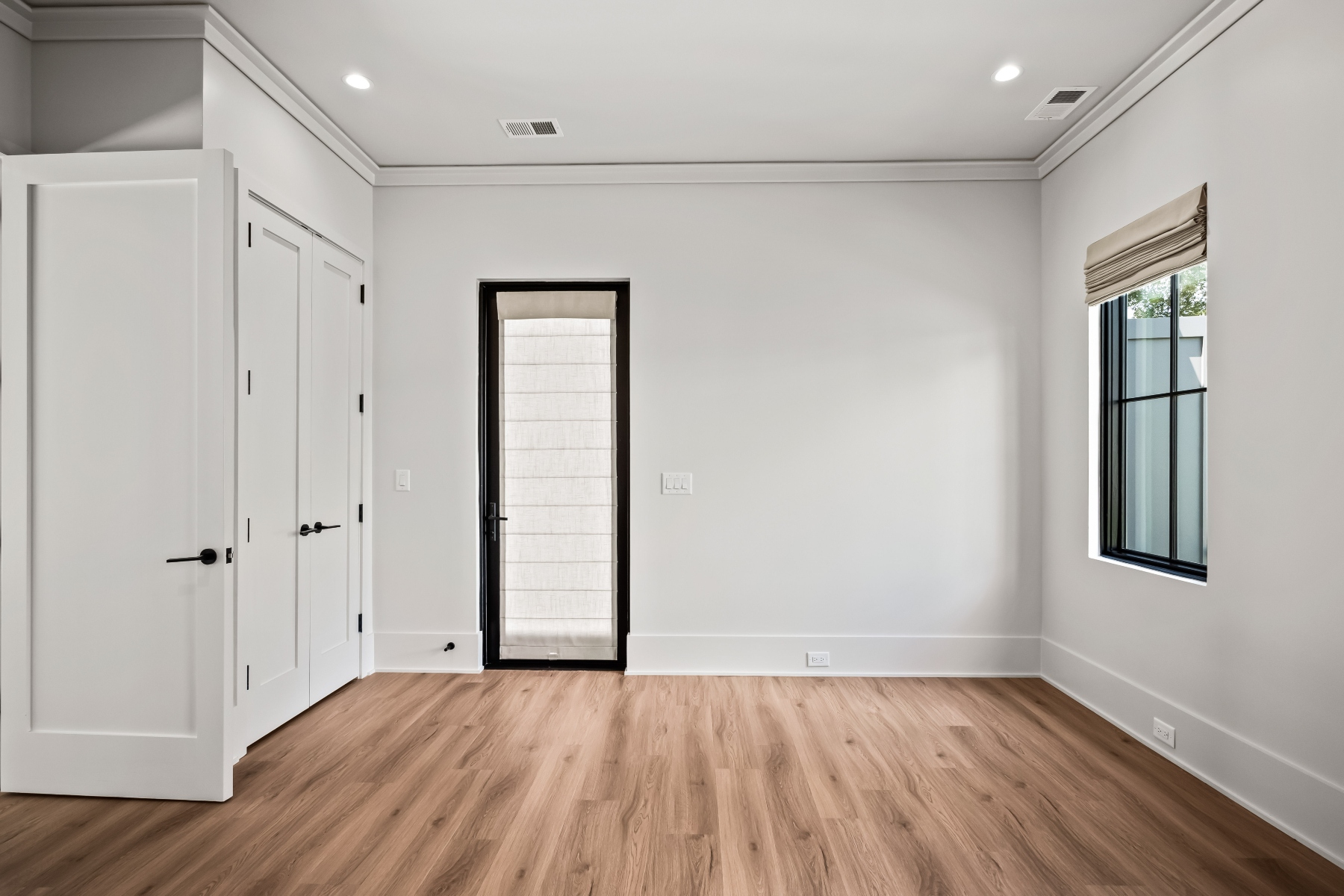  700 Stucco Lane, Mount Pleasant - 物件實景