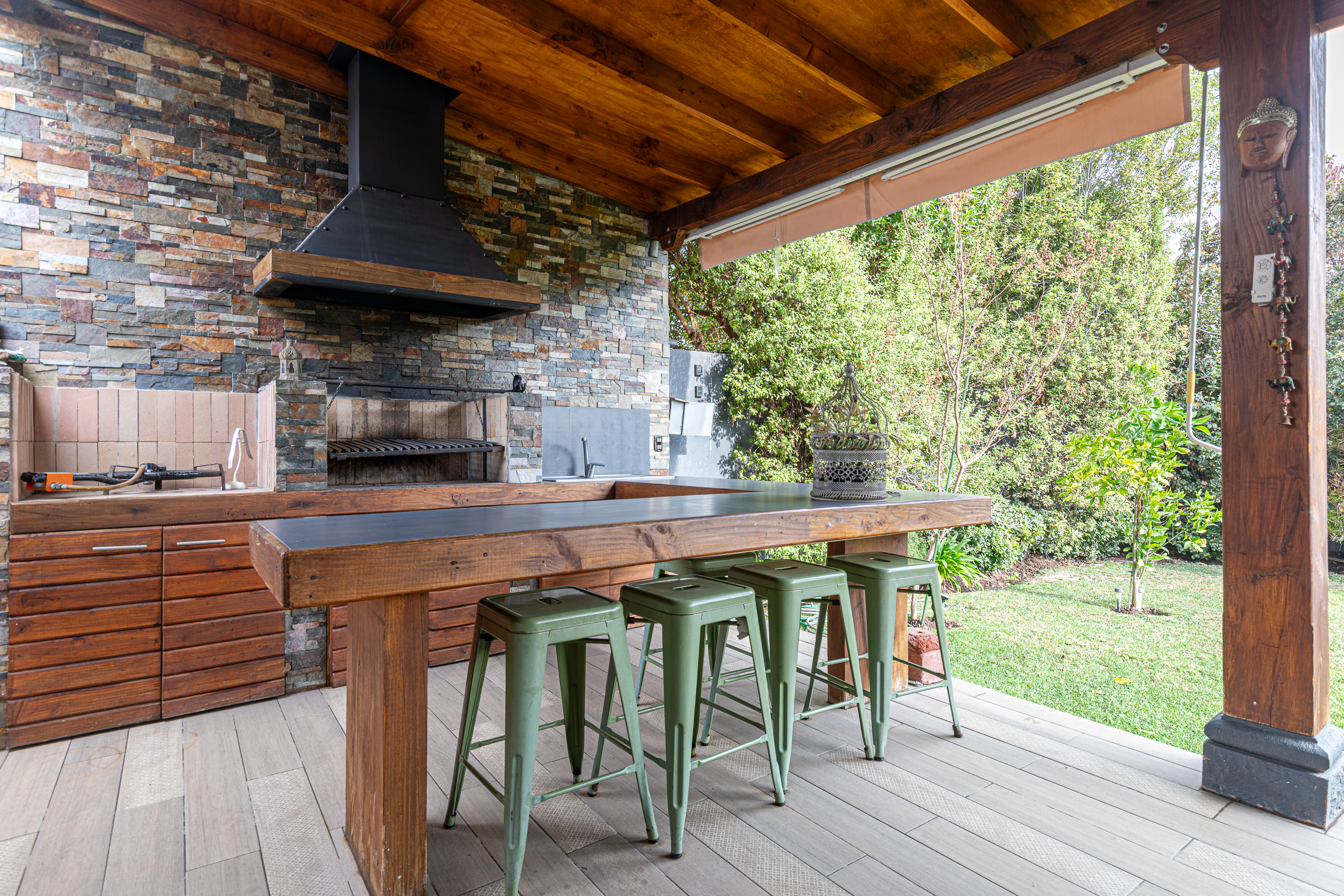  4-Bedroom Chilean-Style Home in Piedra Roja - 物件實景
