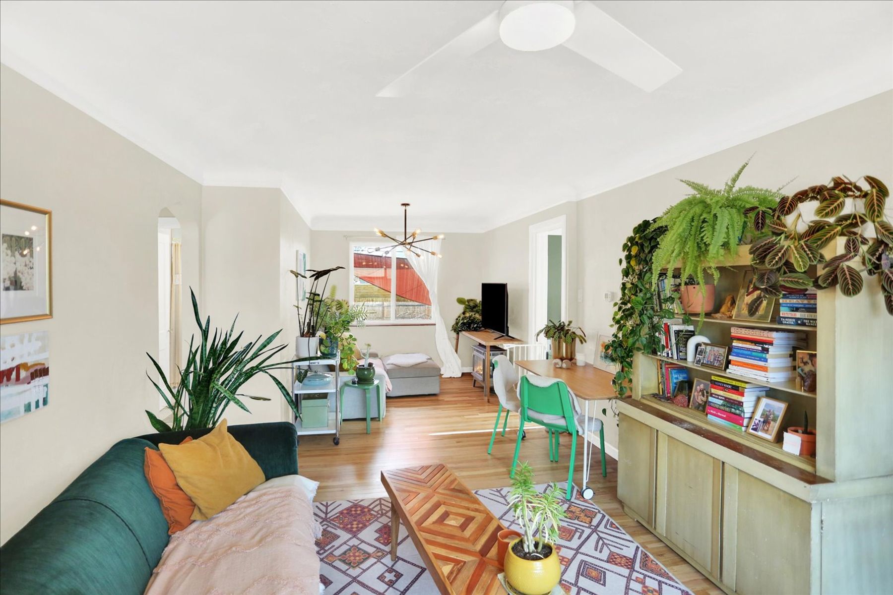  Athmar Park Gem: Newly Remodeled 3-Bed with Basement, Yard & Oversized Garage - 物件實景