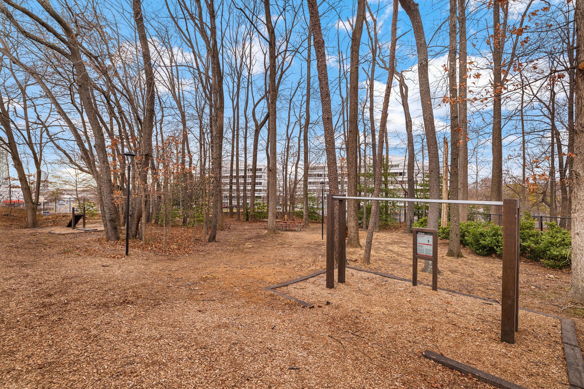  8370 Greensboro Drive, Mclean, VA, 22102 - 物件實景