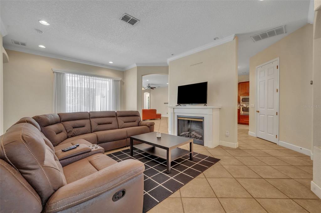Orlando, Florida, 32832, United States, 4 Bedrooms Bedrooms, ,4 BathroomsBathrooms,Residential,For Sale,1901368
