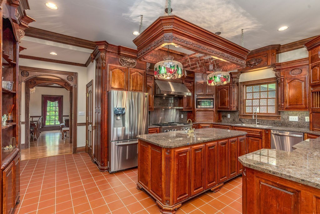 Clarksville, Tennessee, 37043, United States, 7 Bedrooms Bedrooms, ,7 BathroomsBathrooms,Residential,For Sale,1999210