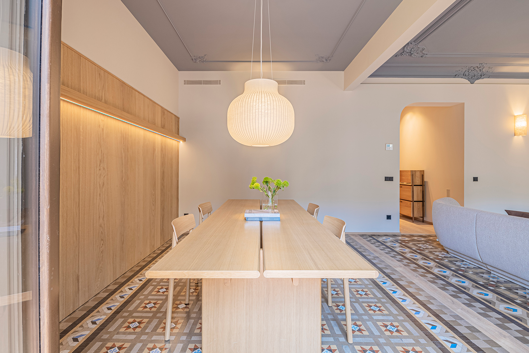  Modernist flat in Eixample with premium finishes in the Quadrat d