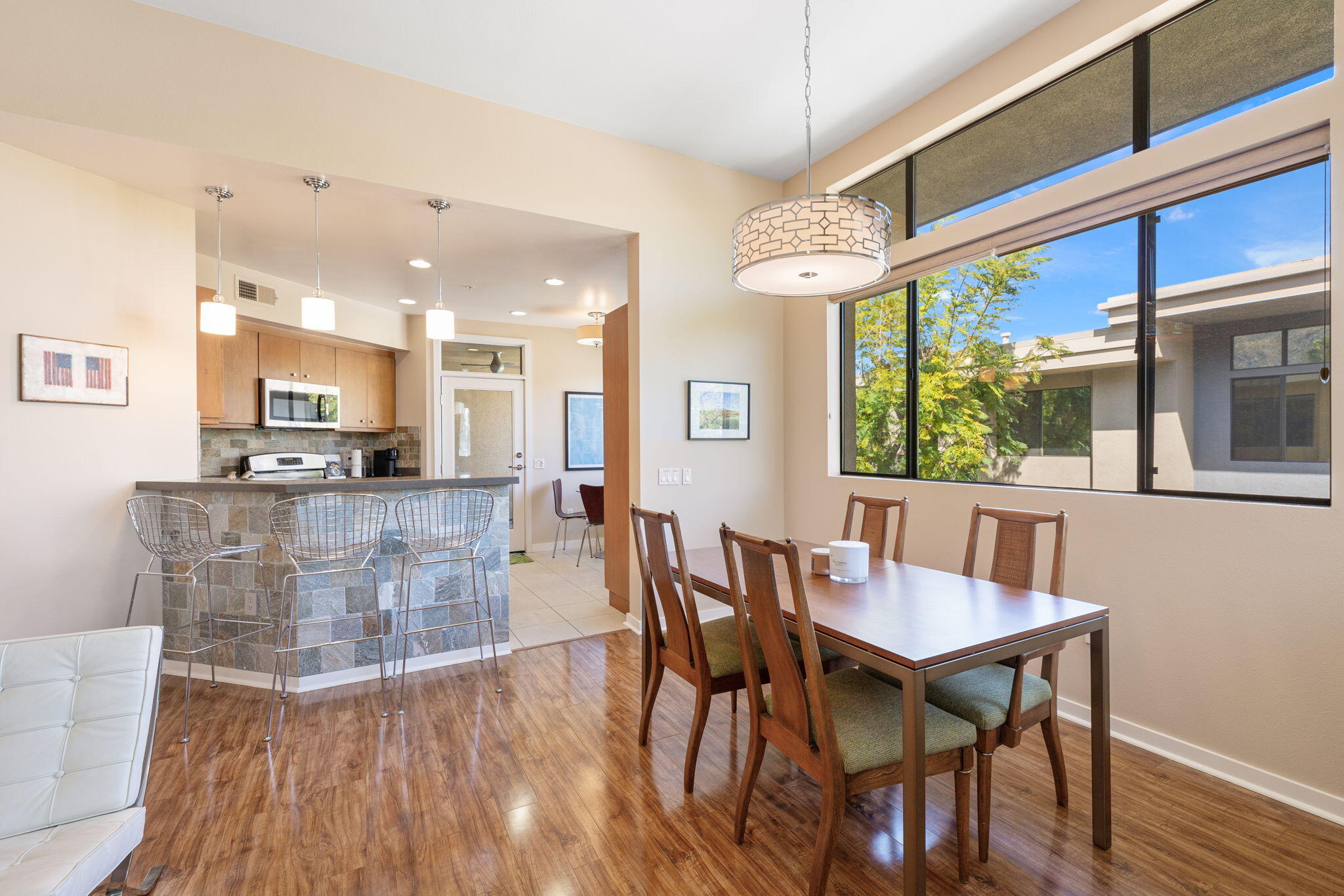 Palm Springs, California, 92264, United States, 2 Bedrooms Bedrooms, ,2 BathroomsBathrooms,Residential,For Sale,1901063