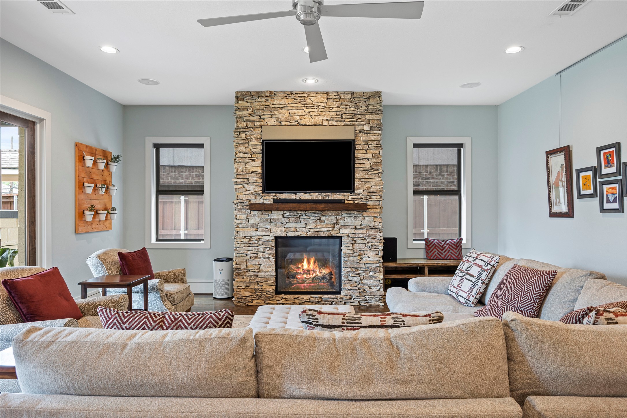 Dallas, Texas, 75214, United States, 4 Bedrooms Bedrooms, ,5 BathroomsBathrooms,Residential,For Sale,1794312
