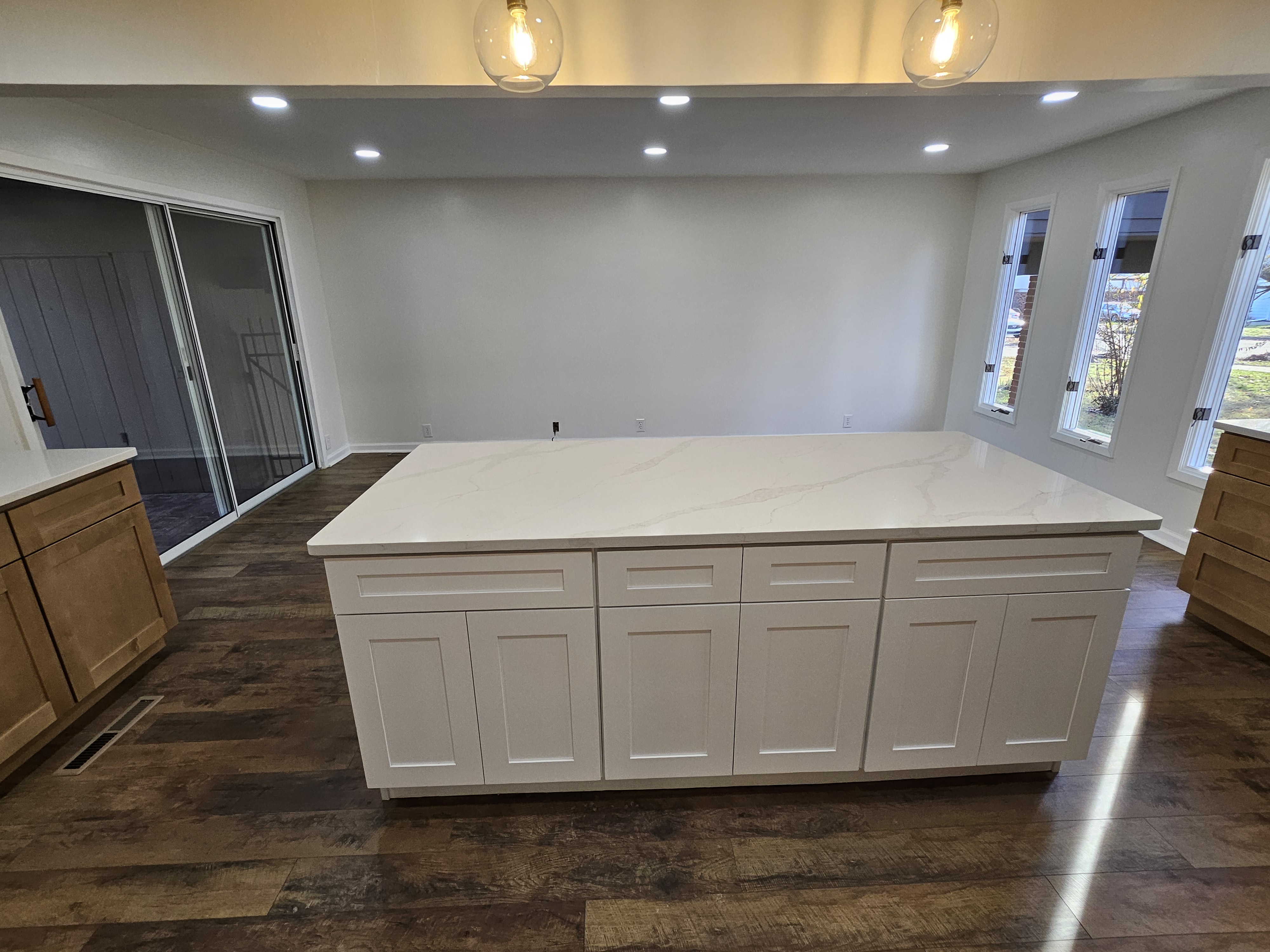 Monett, Missouri, 65708, United States, 4 Bedrooms Bedrooms, ,4 BathroomsBathrooms,Residential,For Sale,1998784