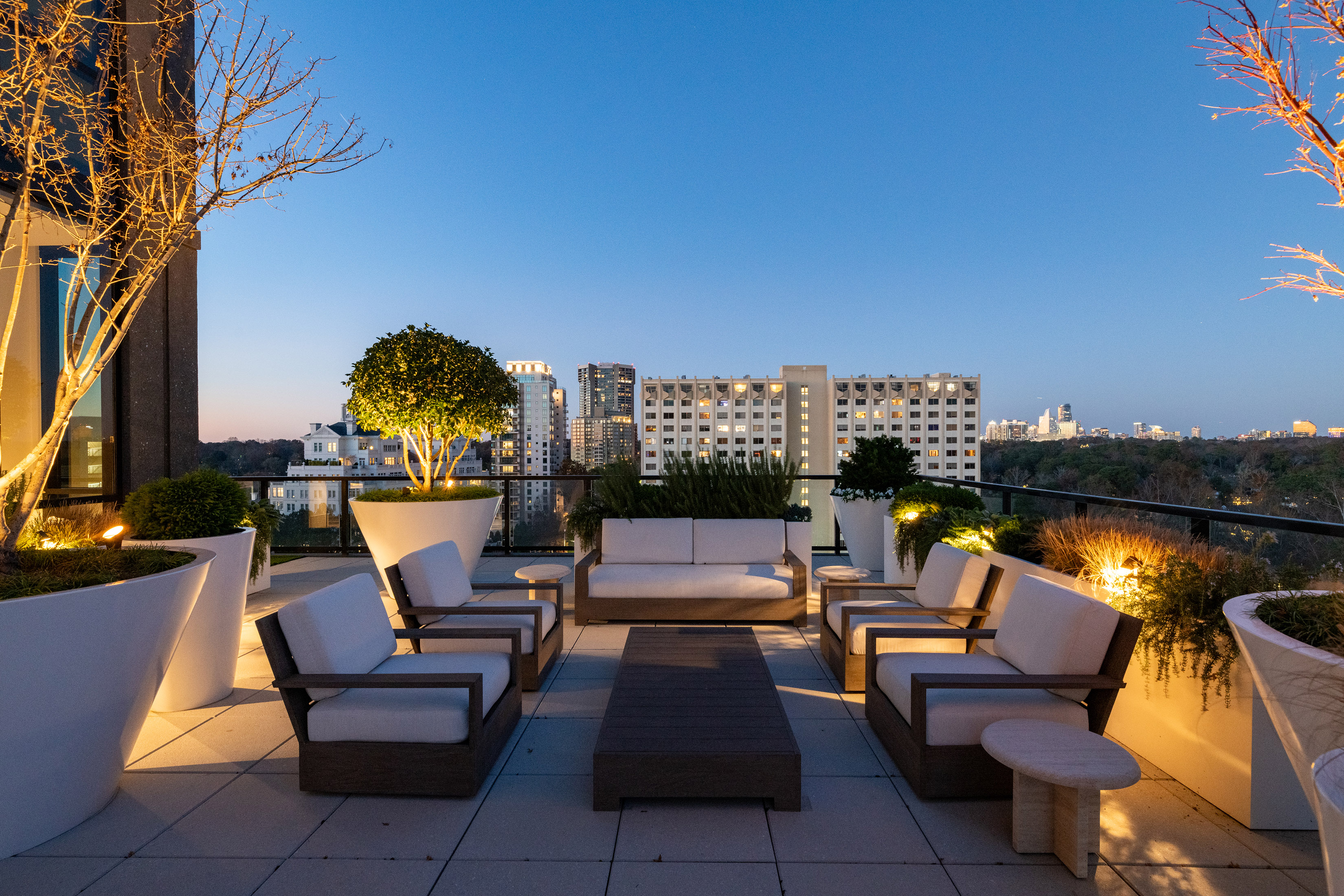  Stunning Fully Furnished Penthouse with the Largest Outdoor Terrace - 物件實景