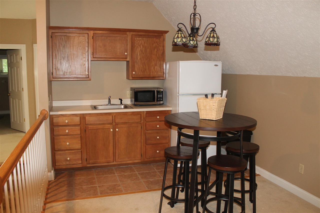 Alvaton, Kentucky, 42122, United States, 5 Bedrooms Bedrooms, ,4 BathroomsBathrooms,Residential,For Sale,1908612