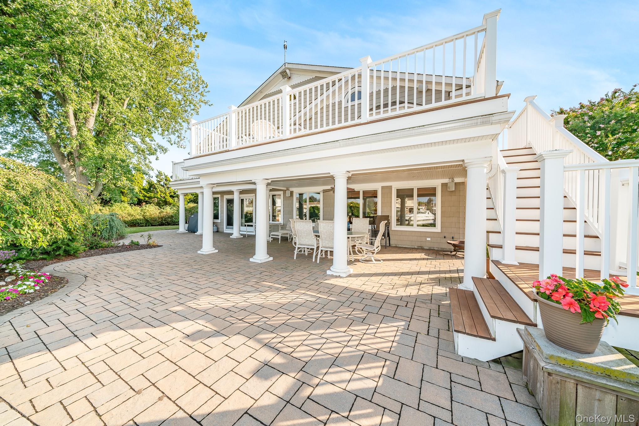 West Islip, New York, 11795, United States, 5 Bedrooms Bedrooms, ,5 BathroomsBathrooms,Residential,For Sale,1943882