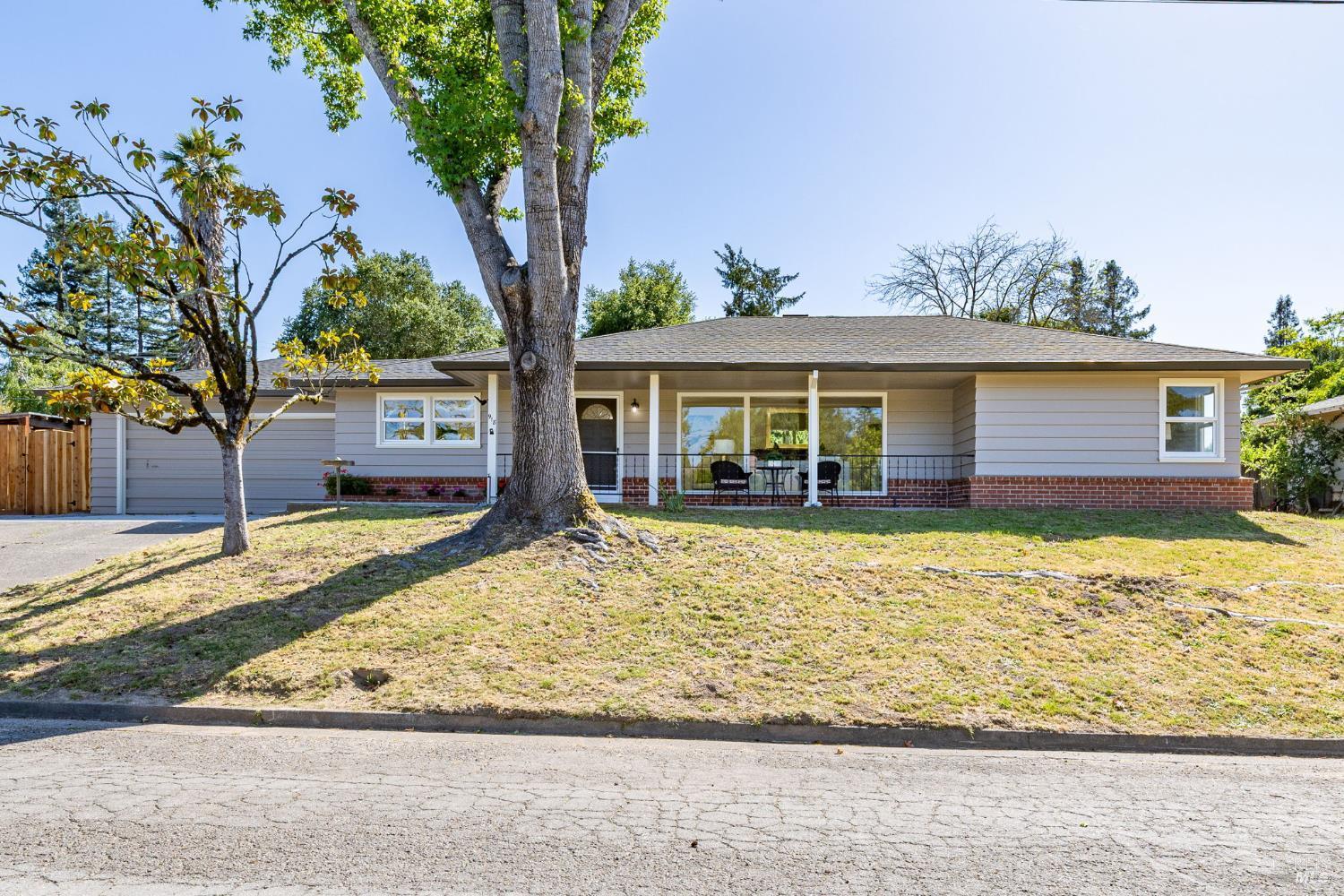 Sebastopol, California, 95472, United States, 2 Bedrooms Bedrooms, ,1 BathroomBathrooms,Residential,For Sale,2048872