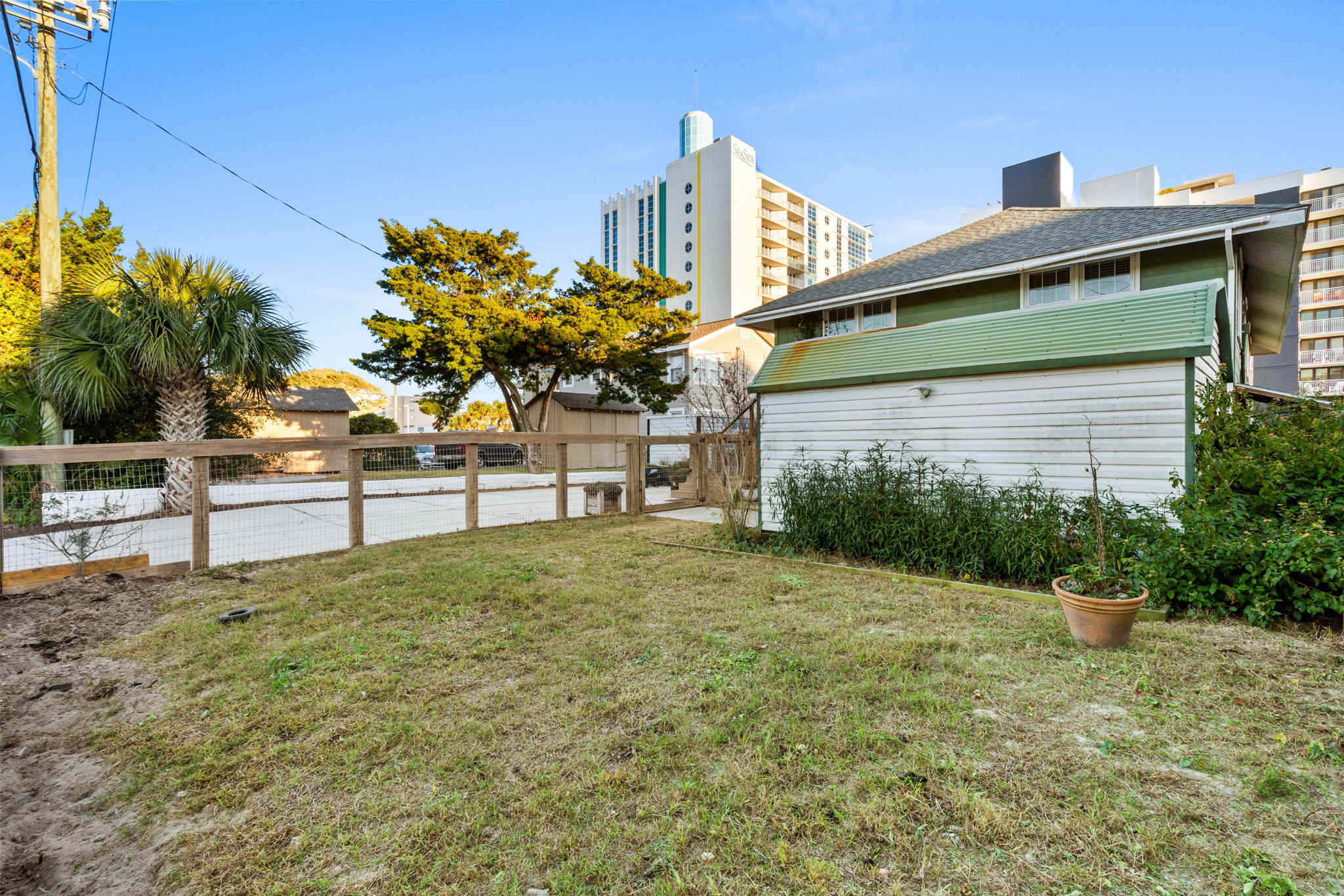 North Myrtle Beach, South Carolina, 29582, United States, 6 Bedrooms Bedrooms, ,3 BathroomsBathrooms,Residential,For Sale,1994221