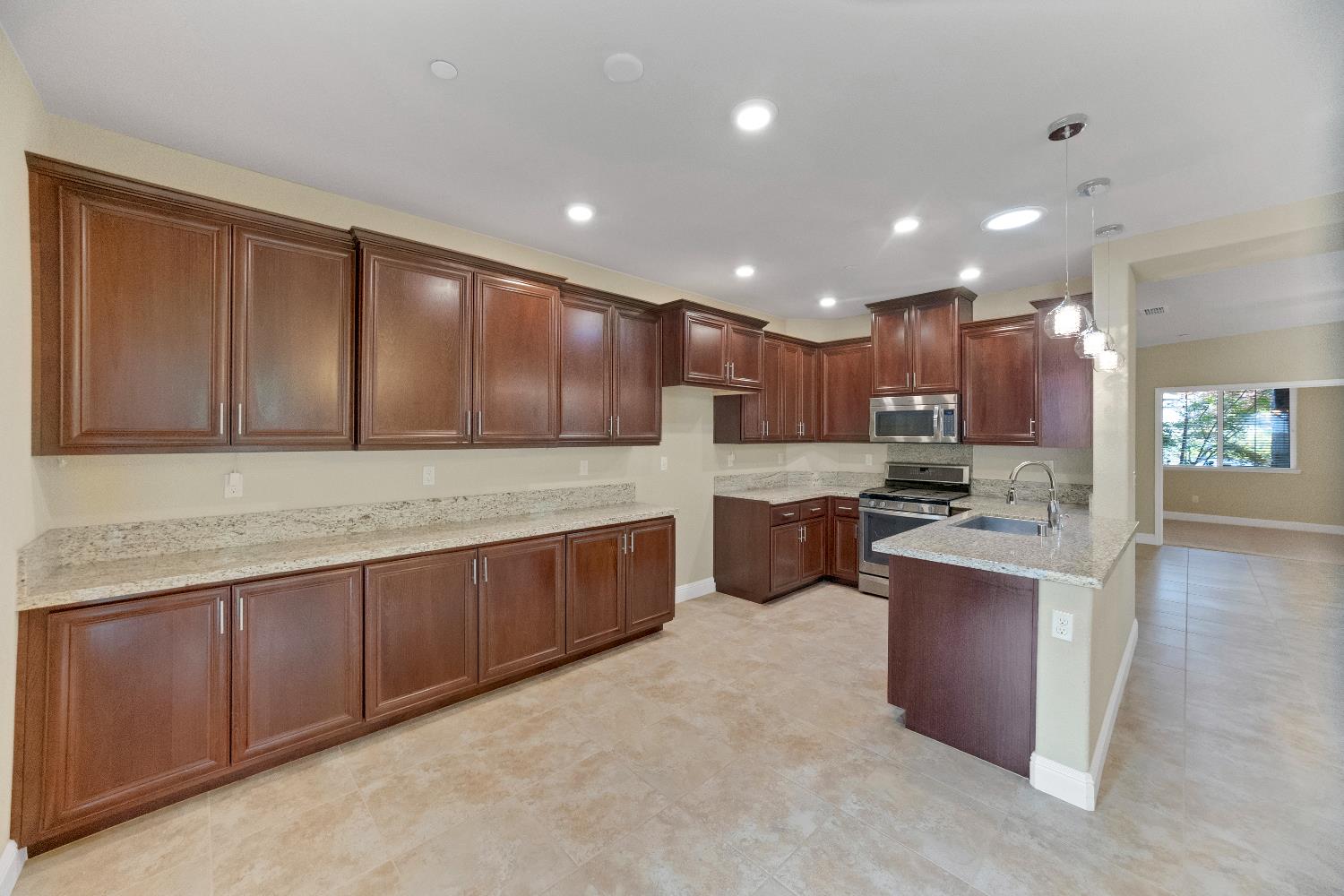 Roseville, California, 95661, United States, 3 Bedrooms Bedrooms, ,2 BathroomsBathrooms,Residential,For Sale,1987670