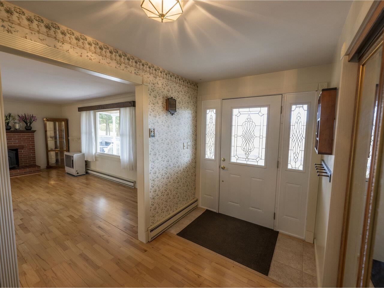 Williston, Vermont, 05495, United States, 3 Bedrooms Bedrooms, ,2 BathroomsBathrooms,Residential,For Sale,2001004