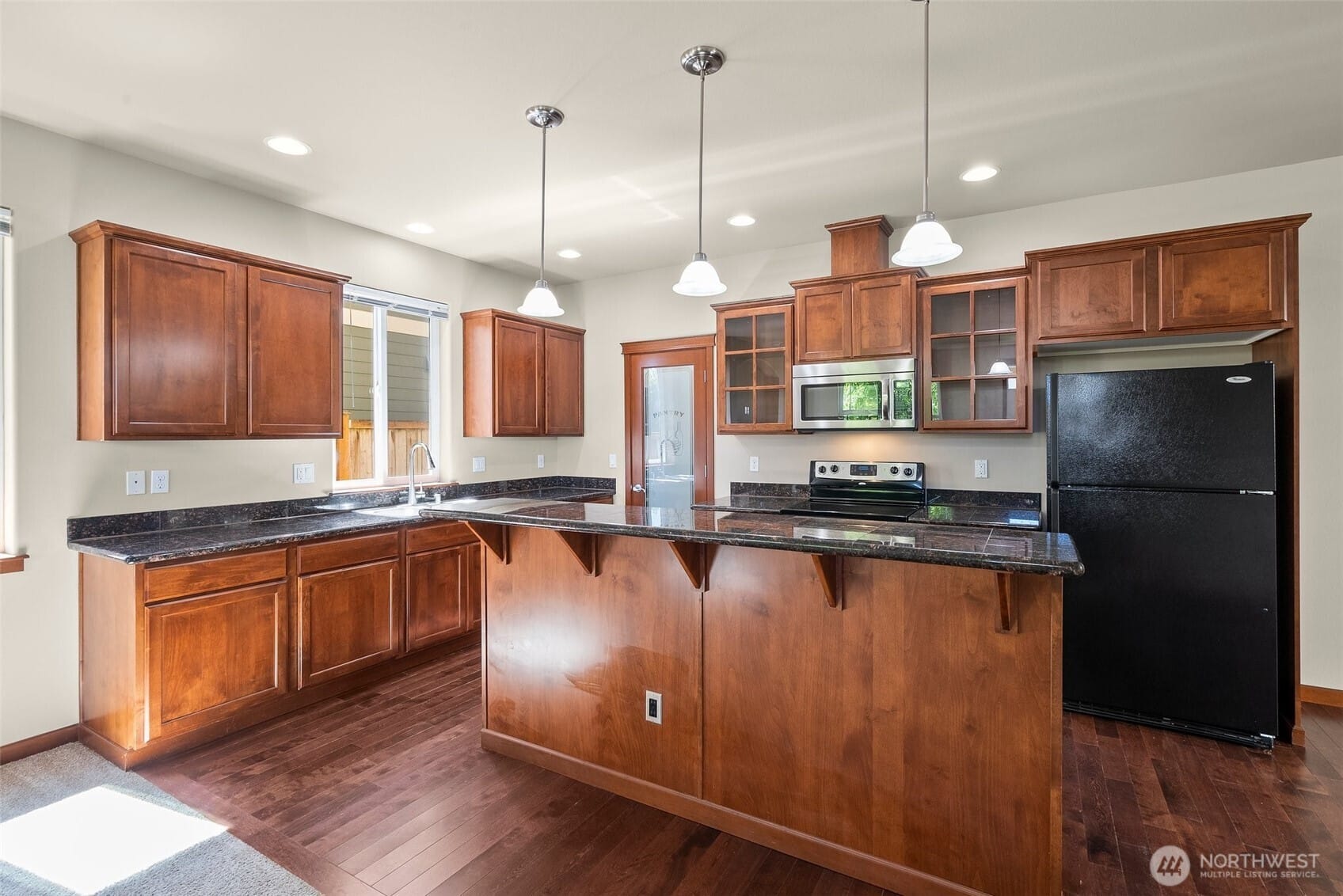 Puyallup, Washington, 98374, United States, 3 Bedrooms Bedrooms, ,3 BathroomsBathrooms,Residential,For Sale,1885383
