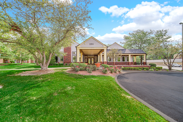 Glengarry Dr, Bloomingdale, IL 60108