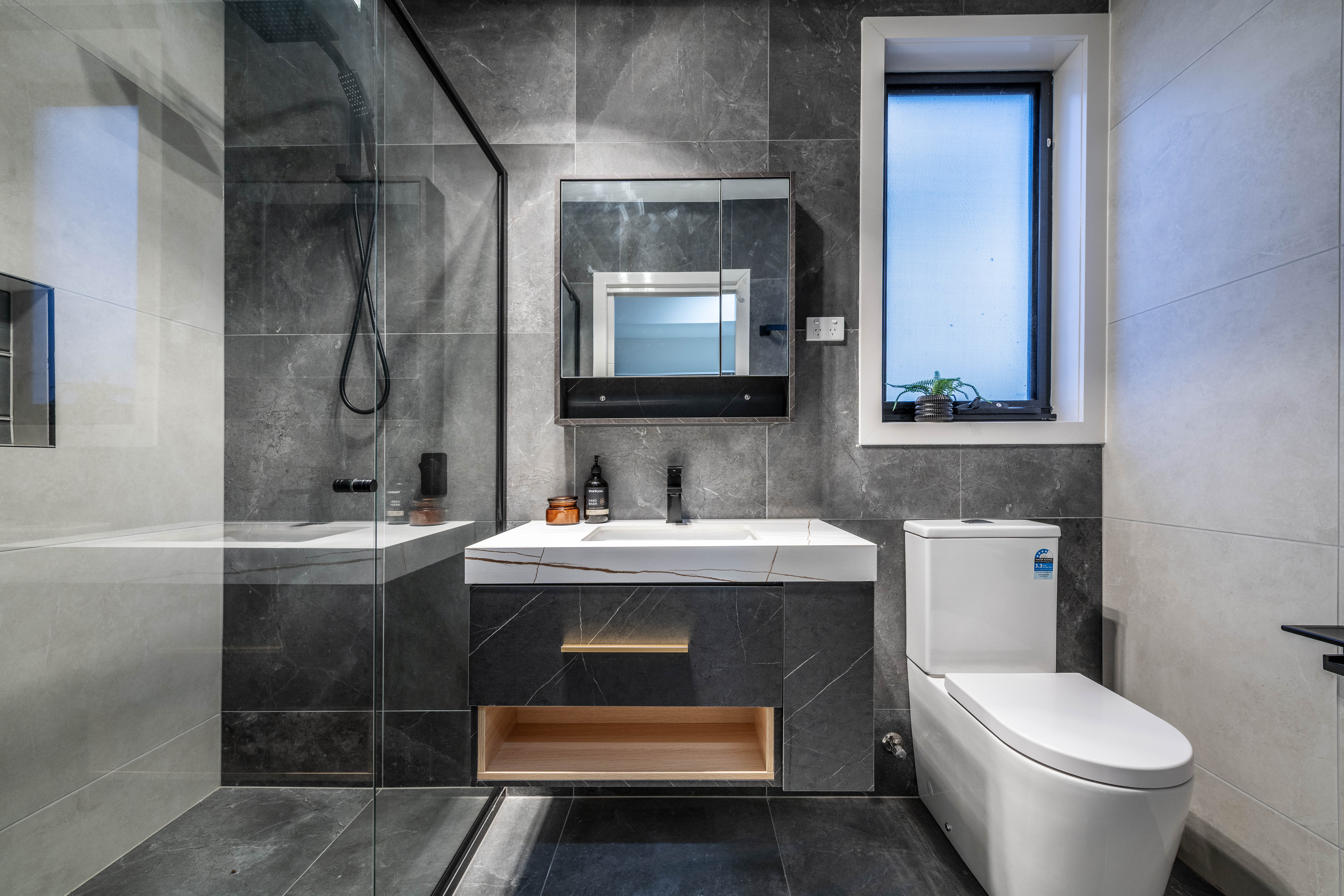  A Refined Family Home Offering Modern Comfort And Lifestyle Ease - 物件實景