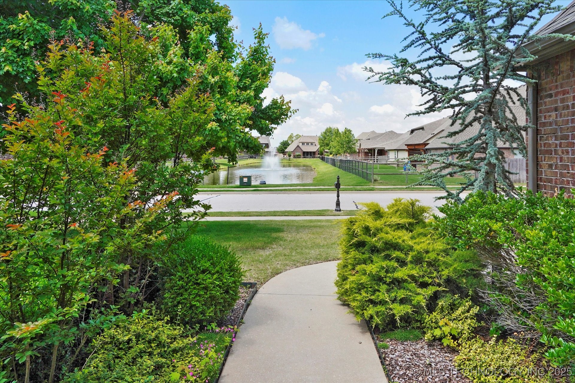 Bixby, Oklahoma, 74070, United States, 4 Bedrooms Bedrooms, ,5 BathroomsBathrooms,Residential,For Sale,1829148