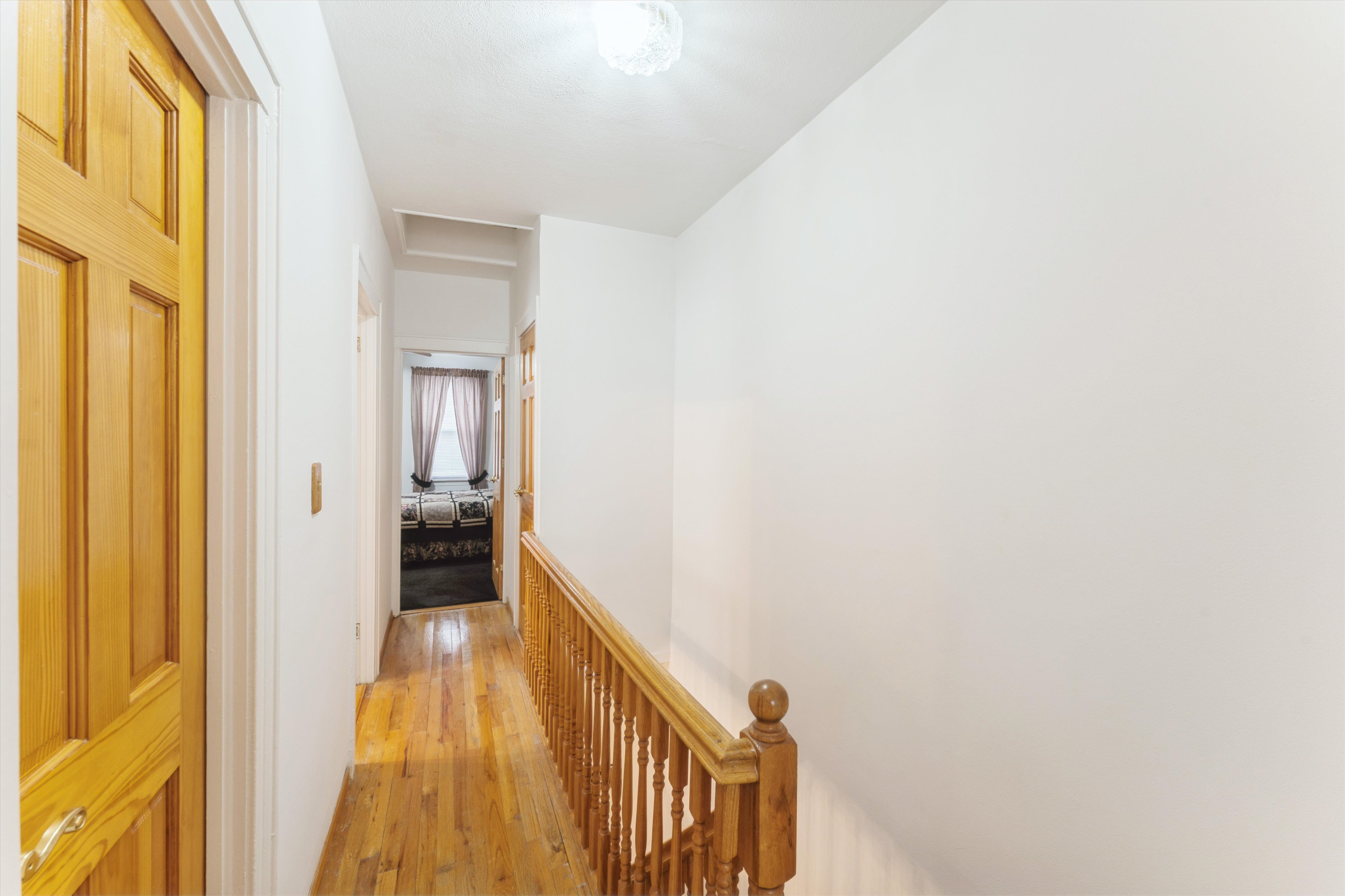 Bayside, New York, 11361, United States, 2 Bedrooms Bedrooms, ,2 BathroomsBathrooms,Residential,For Sale,1988869