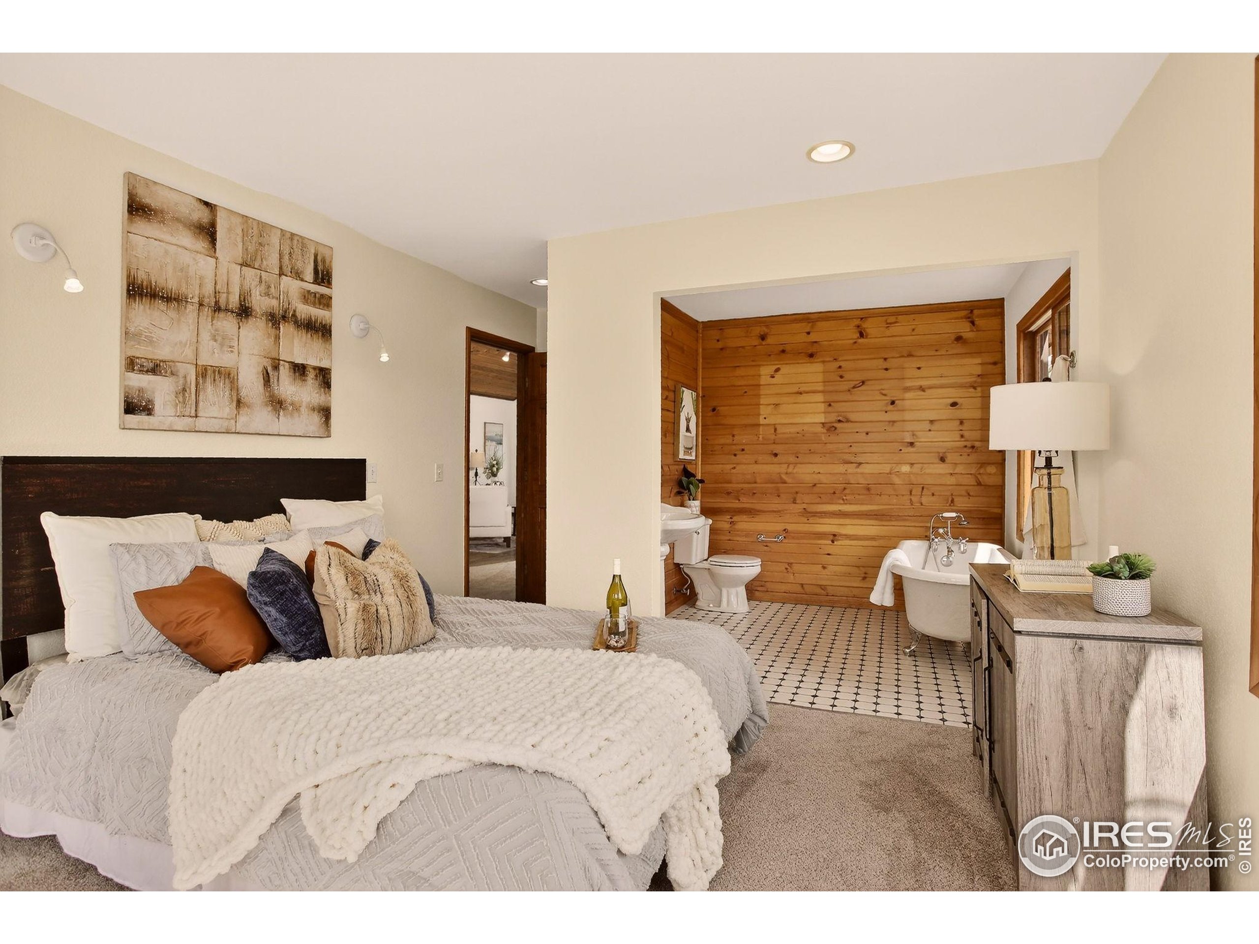 Boulder, Colorado, 80302, United States, 3 Bedrooms Bedrooms, ,1 BathroomBathrooms,Residential,For Sale,1890099