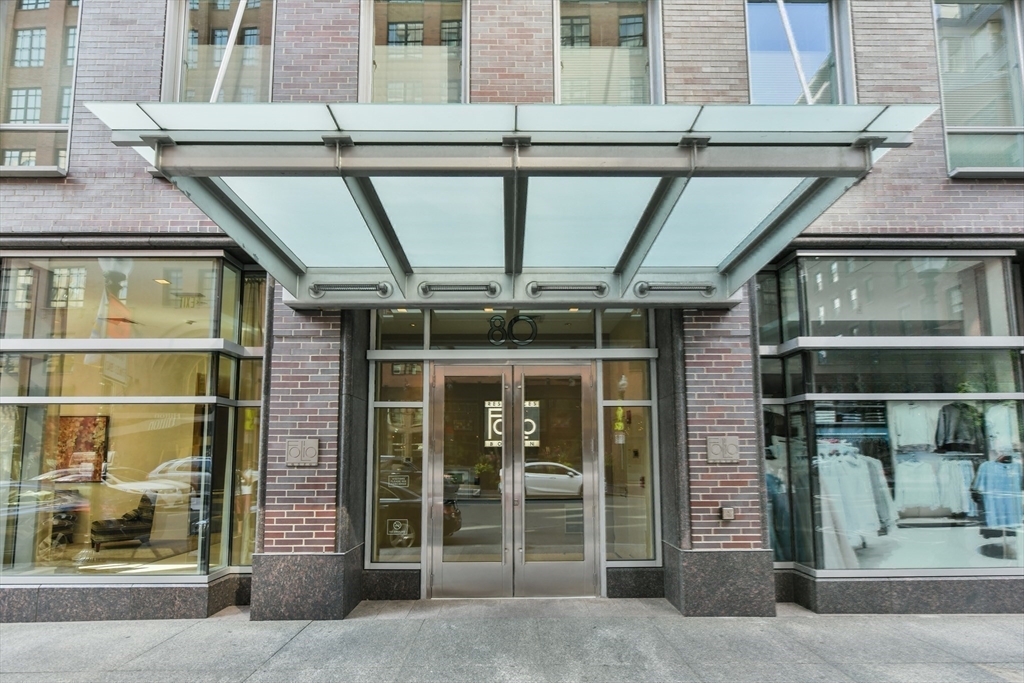 Boston, Massachusetts, 02110, United States, 2 Bedrooms Bedrooms, ,2 BathroomsBathrooms,Residential,For Sale,2048727
