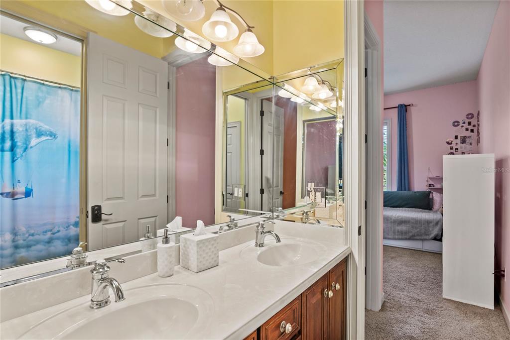 Lake Mary, Florida, 32746, United States, 5 Bedrooms Bedrooms, ,4 BathroomsBathrooms,Residential,For Sale,1827017