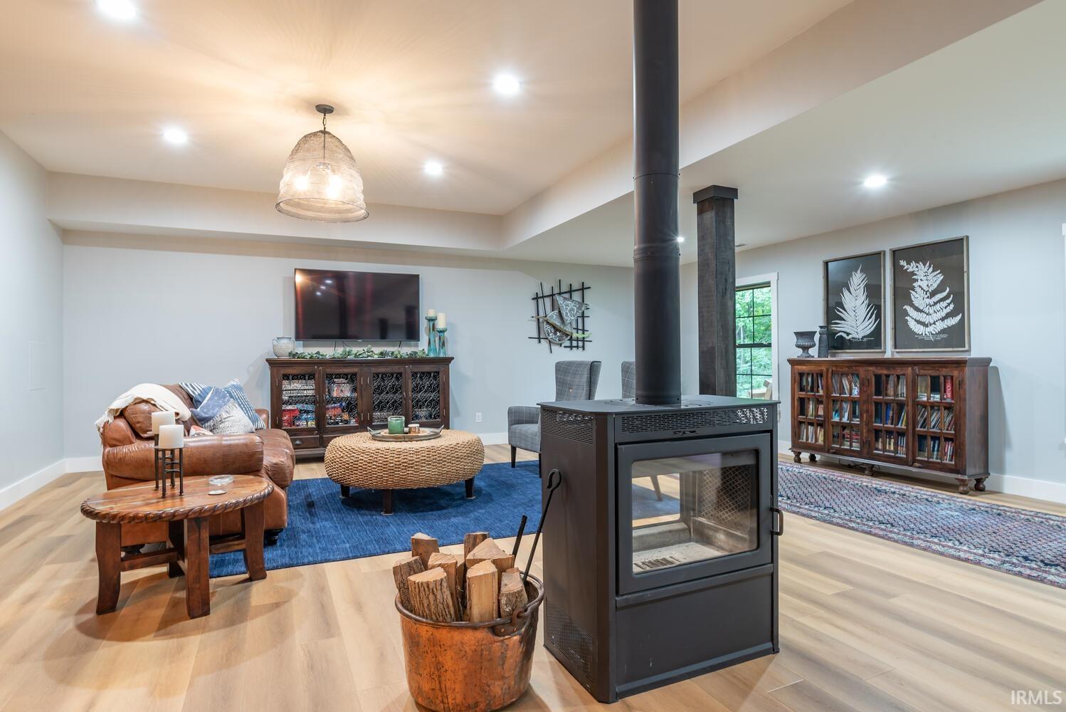 Bloomington, Indiana, 47403, United States, 4 Bedrooms Bedrooms, ,4 BathroomsBathrooms,Residential,For Sale,2007450