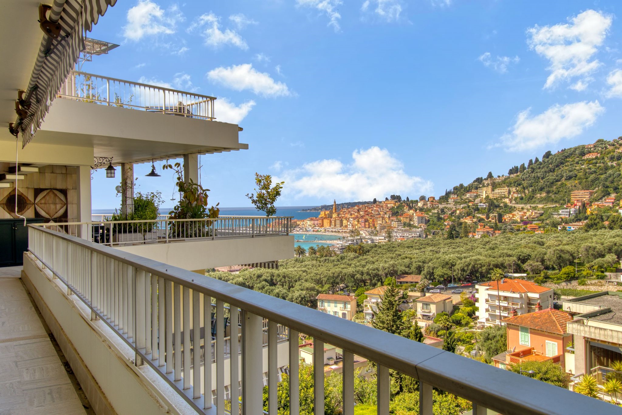  Exceptional Menton Garavan Penthouse: Breathtaking Sea Views - 物件實景