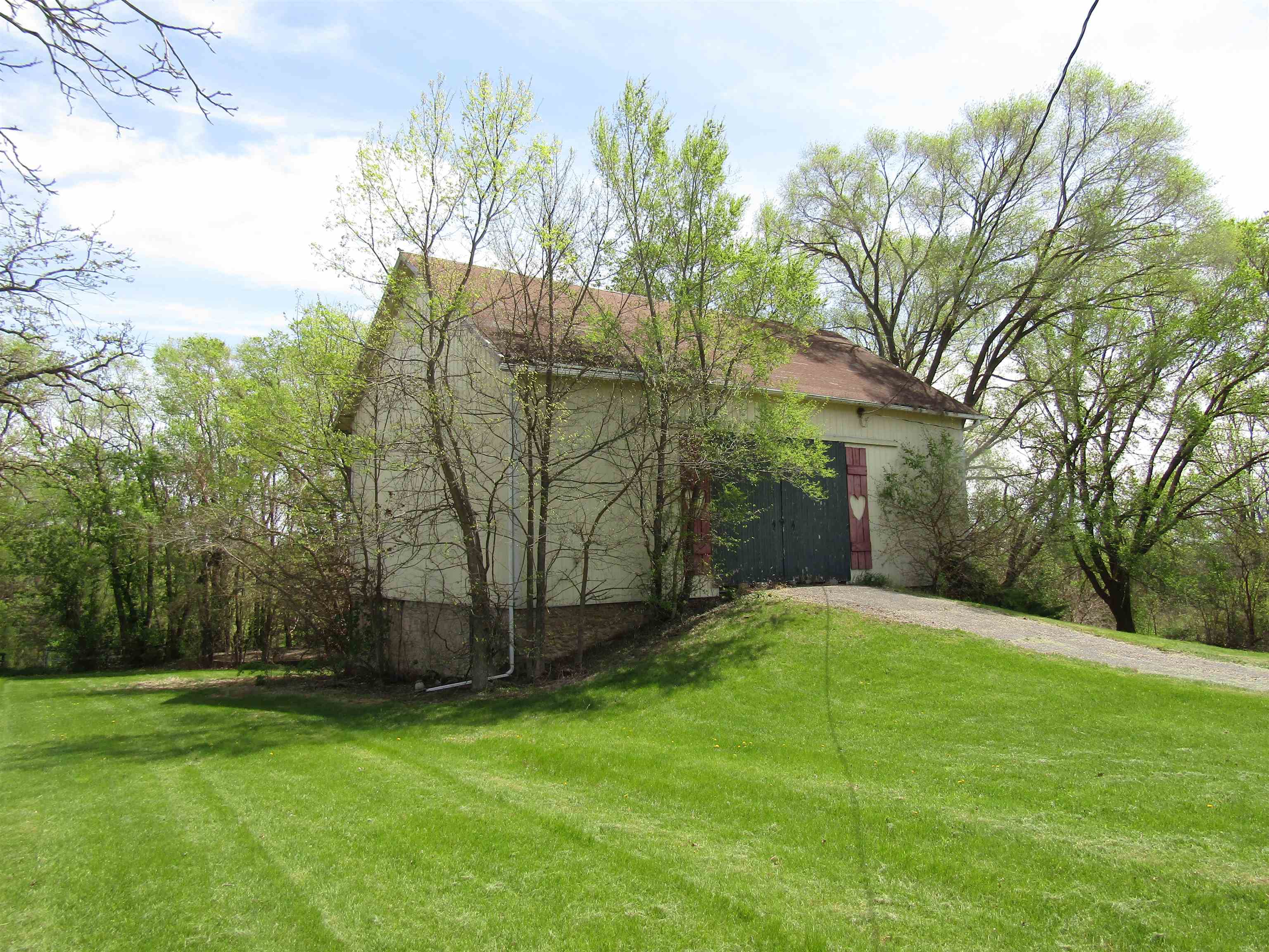 Beloit, Wisconsin, 53511, United States, 6 Bedrooms Bedrooms, ,5 BathroomsBathrooms,Residential,For Sale,2005611