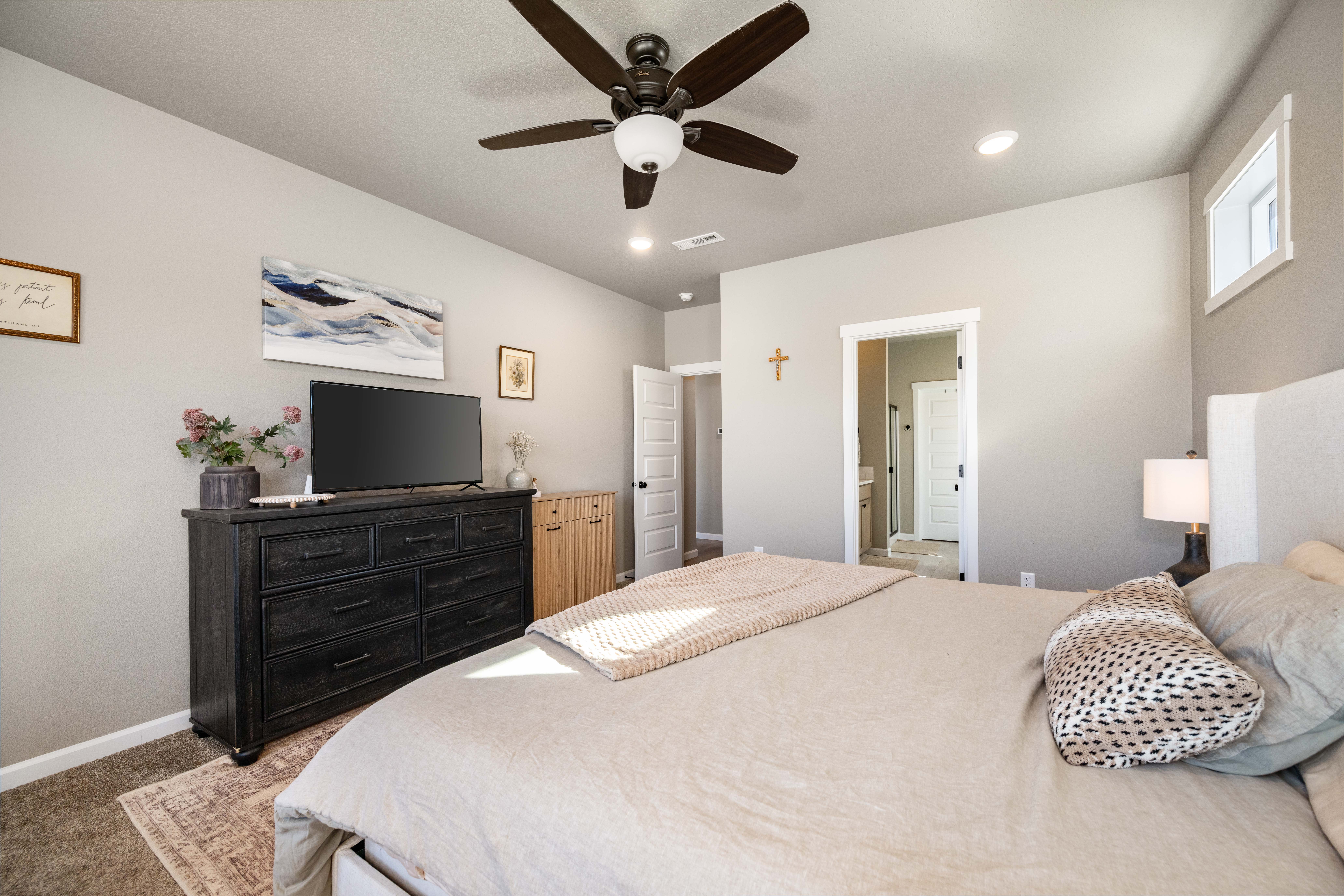  2024 West Richland Gem + RV Parking - 物件實景