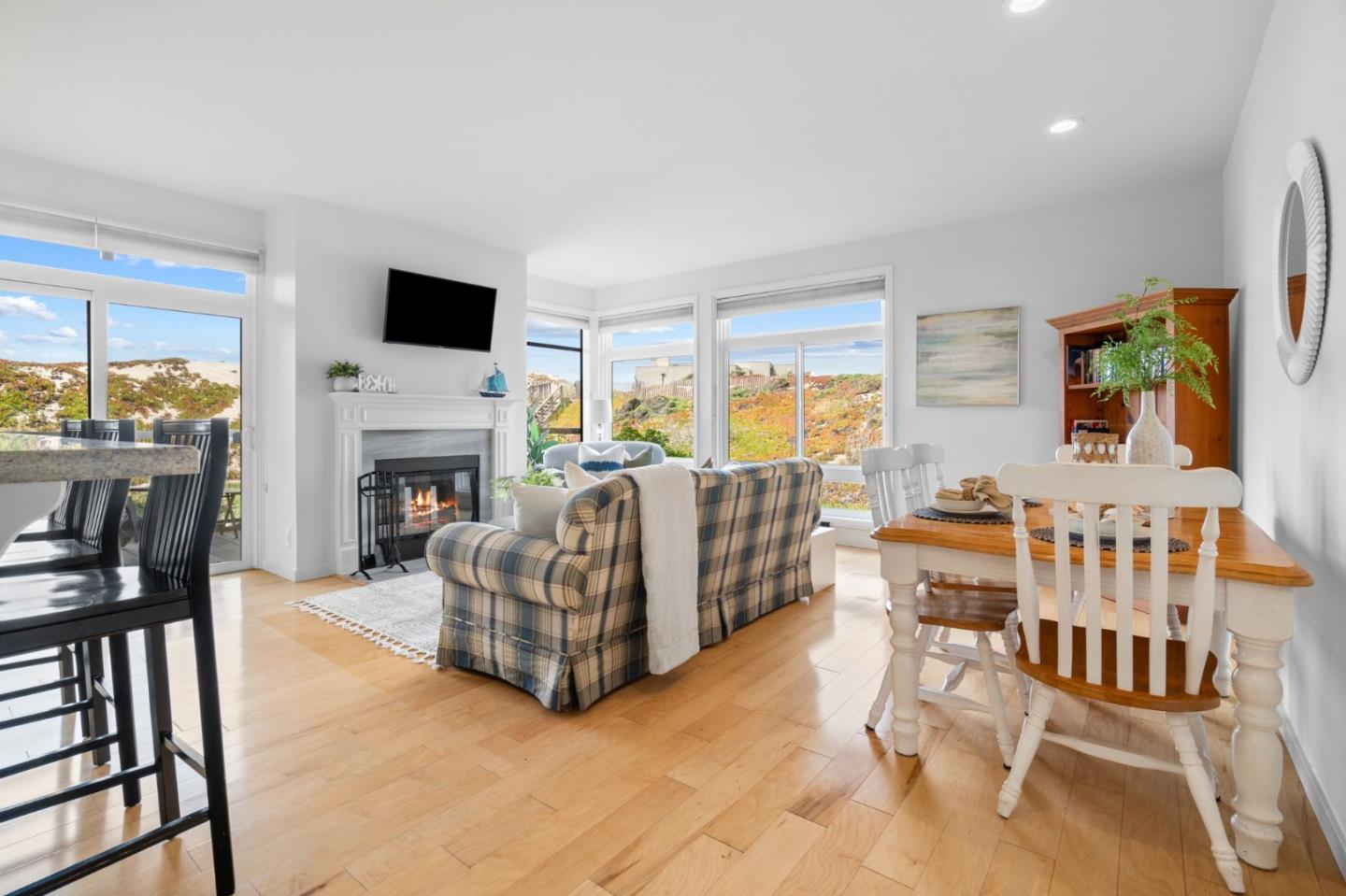 Watsonville, California, 95076, United States, 3 Bedrooms Bedrooms, ,2 BathroomsBathrooms,Residential,For Sale,1971217