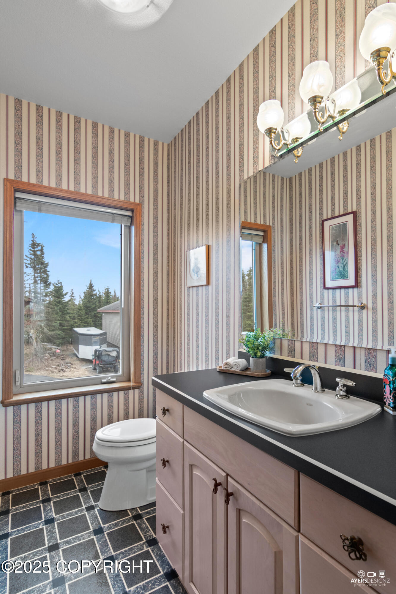 Kenai, Alaska, 99611, United States, 4 Bedrooms Bedrooms, ,5 BathroomsBathrooms,Residential,For Sale,1974536