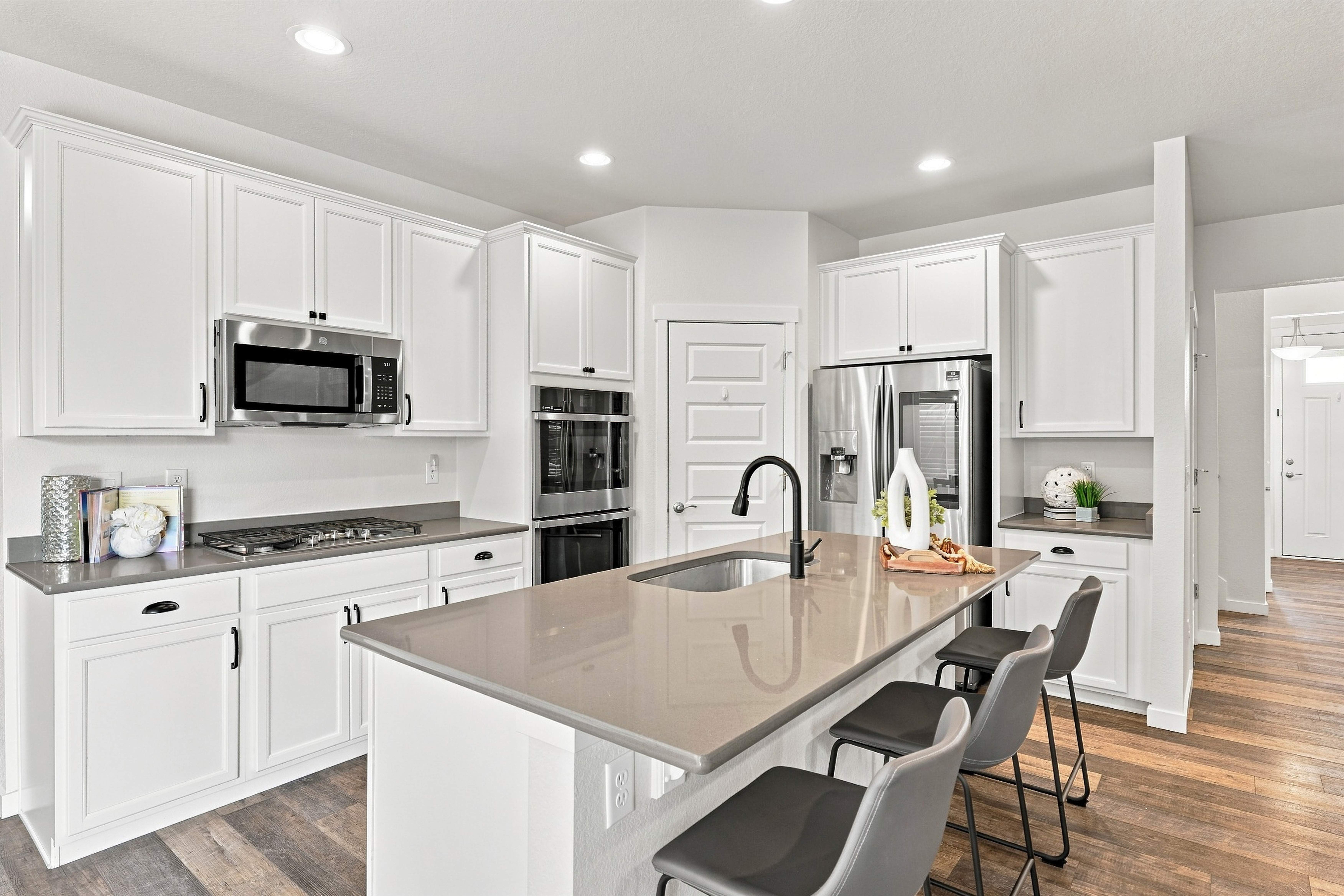  Modern Comfort Meets Everyday Function at 1123 Ibex Drive - 物件實景