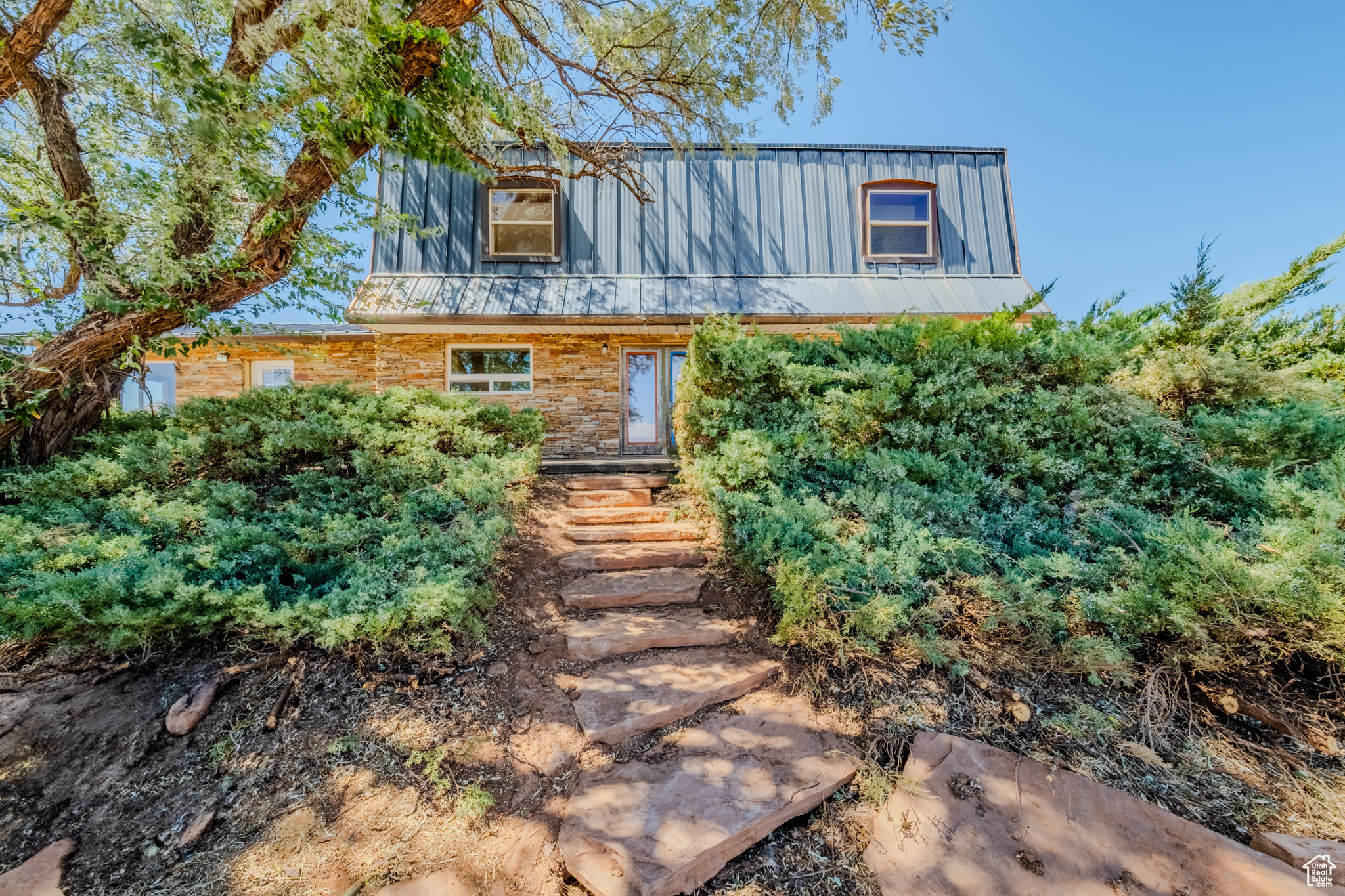 Kanab, Utah, 84741, United States, 4 Bedrooms Bedrooms, ,3 BathroomsBathrooms,Residential,For Sale,1908658