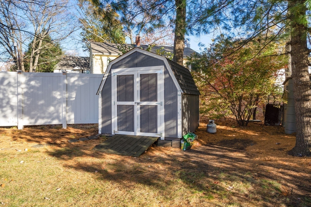 Lowell, Massachusetts, 01851, United States, 4 Bedrooms Bedrooms, ,2 BathroomsBathrooms,Residential,For Sale,1987726