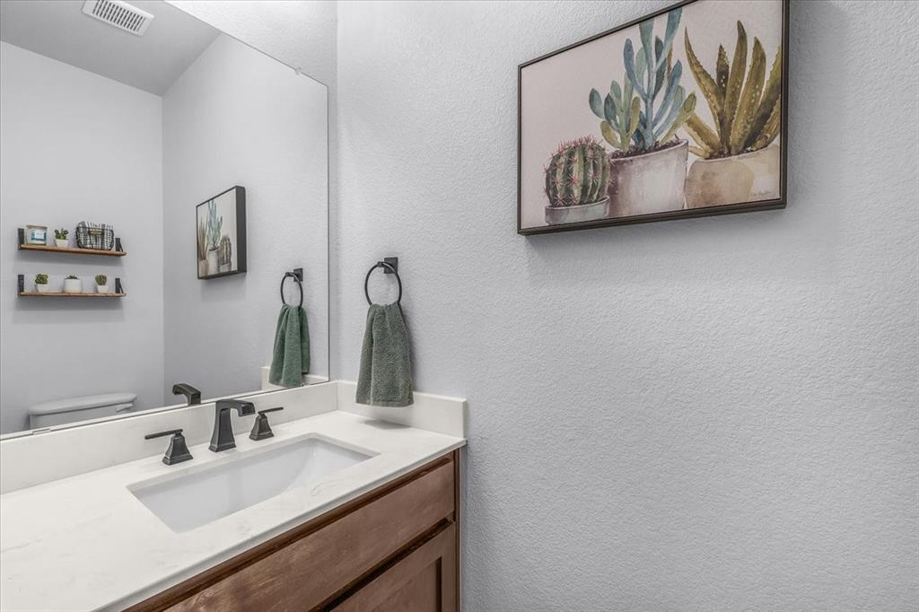 Weatherford, Texas, 76088, United States, 5 Bedrooms Bedrooms, ,5 BathroomsBathrooms,Residential,For Sale,1976907