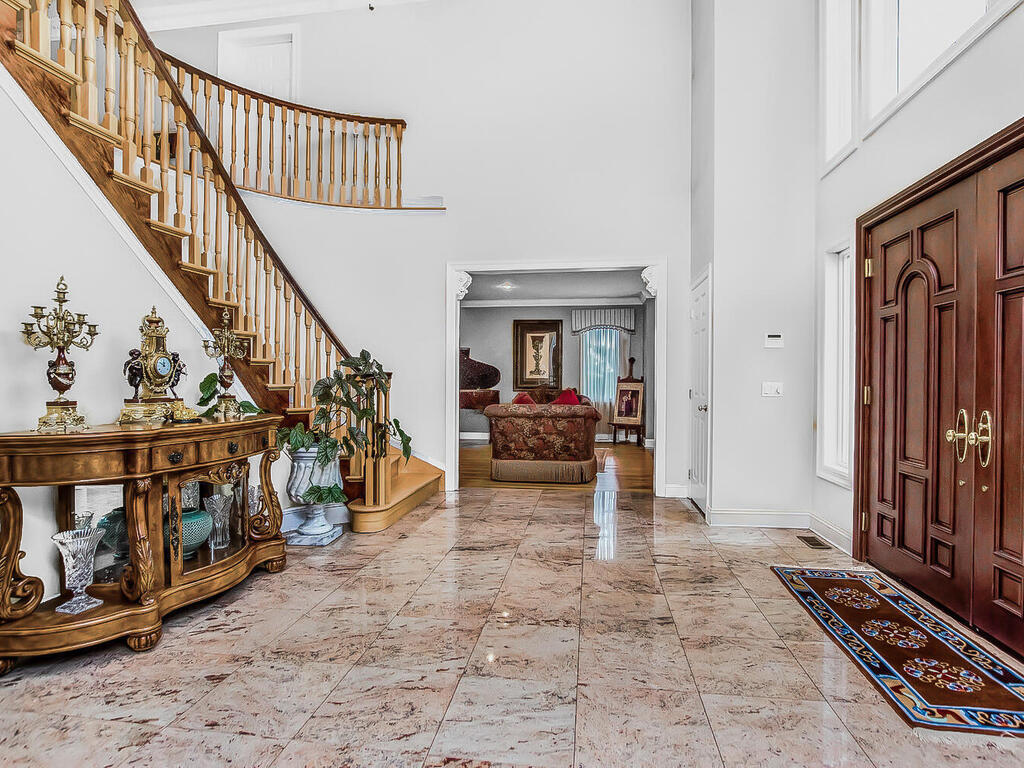 Scarsdale, New York, 10583, United States, 5 Bedrooms Bedrooms, ,6 BathroomsBathrooms,Residential,For Sale,1974207