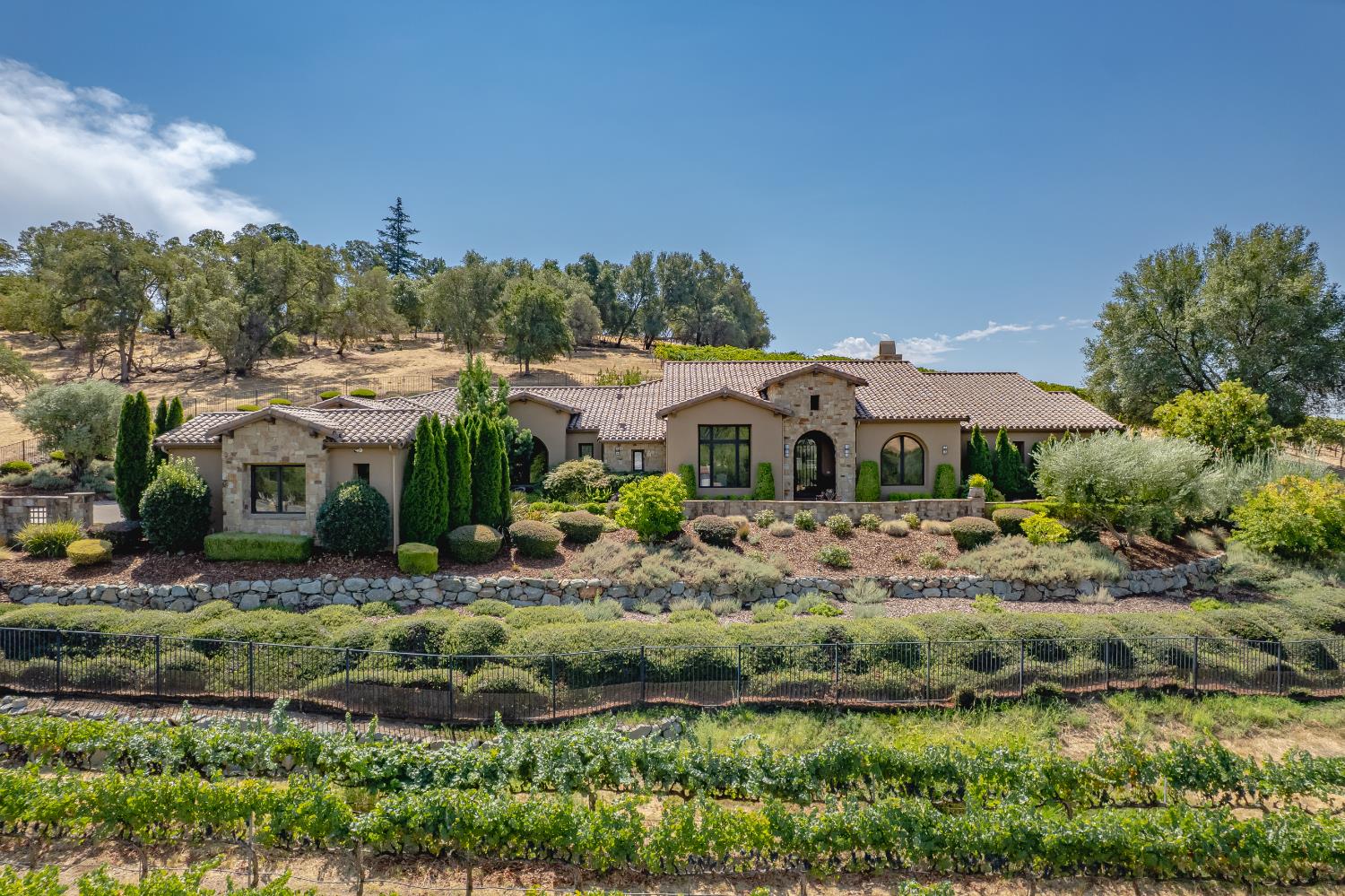 Loomis, California, 95650, United States, 4 Bedrooms Bedrooms, ,5 BathroomsBathrooms,Residential,For Sale,1939429