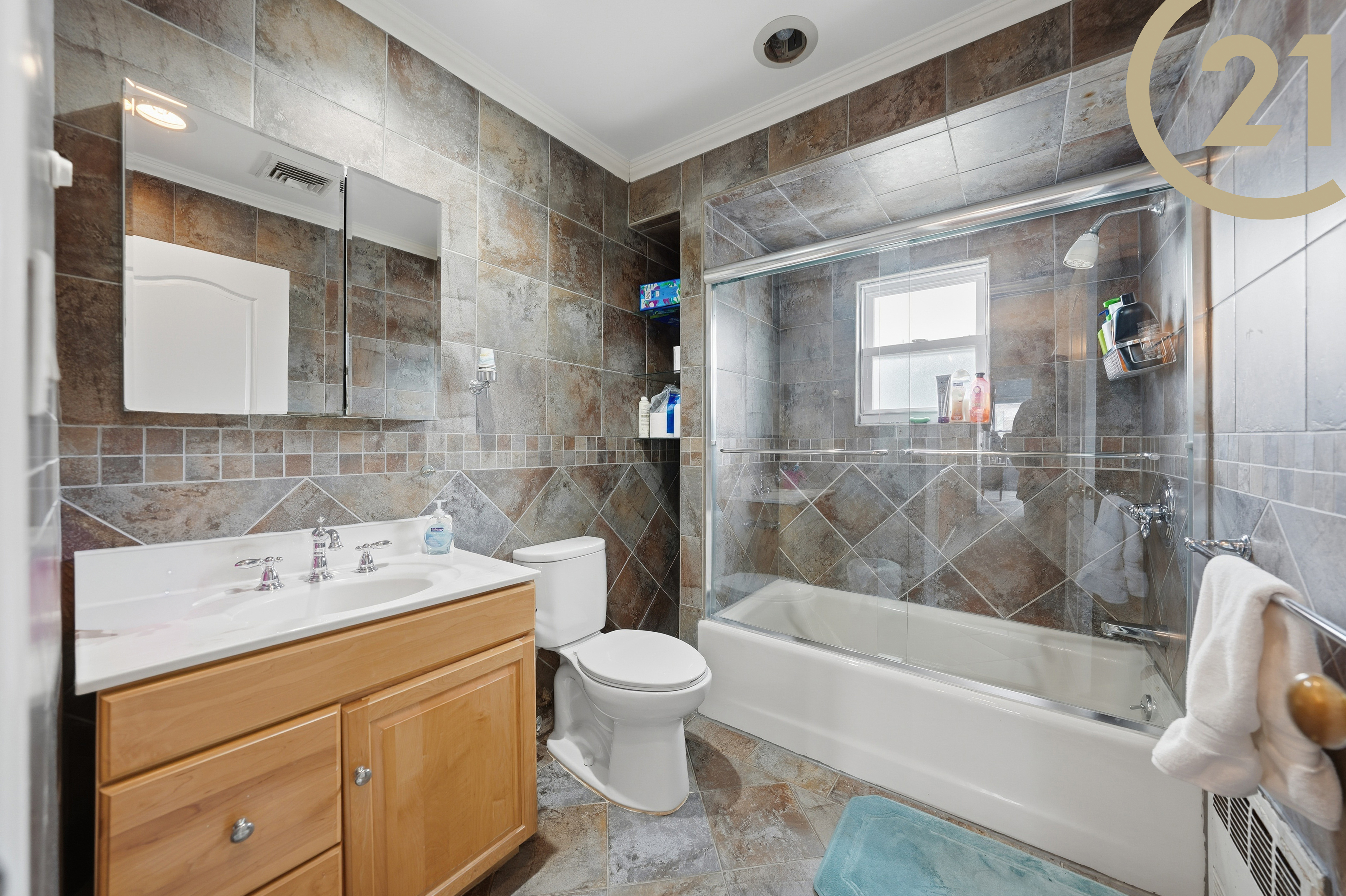 Brooklyn, New York, 11210, United States, 3 Bedrooms Bedrooms, ,4 BathroomsBathrooms,Residential,For Sale,2005400