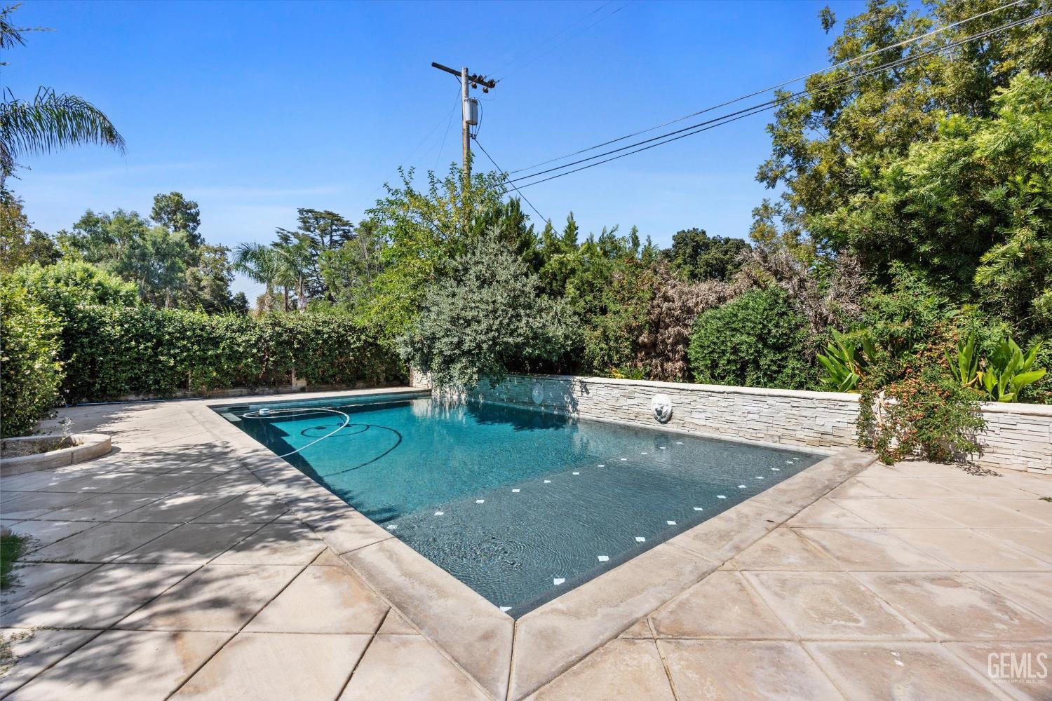 Shafter, California, 93263, United States, 5 Bedrooms Bedrooms, ,4 BathroomsBathrooms,Residential,For Sale,1896339