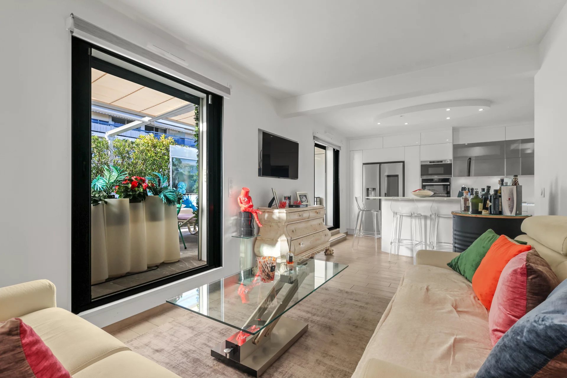 Golfe-Juan, Provence-Alpes-Côte d’Azur, 06220, FR, 1 Bedroom Bedrooms, ,1 BathroomBathrooms,Residential,For Sale,1999764