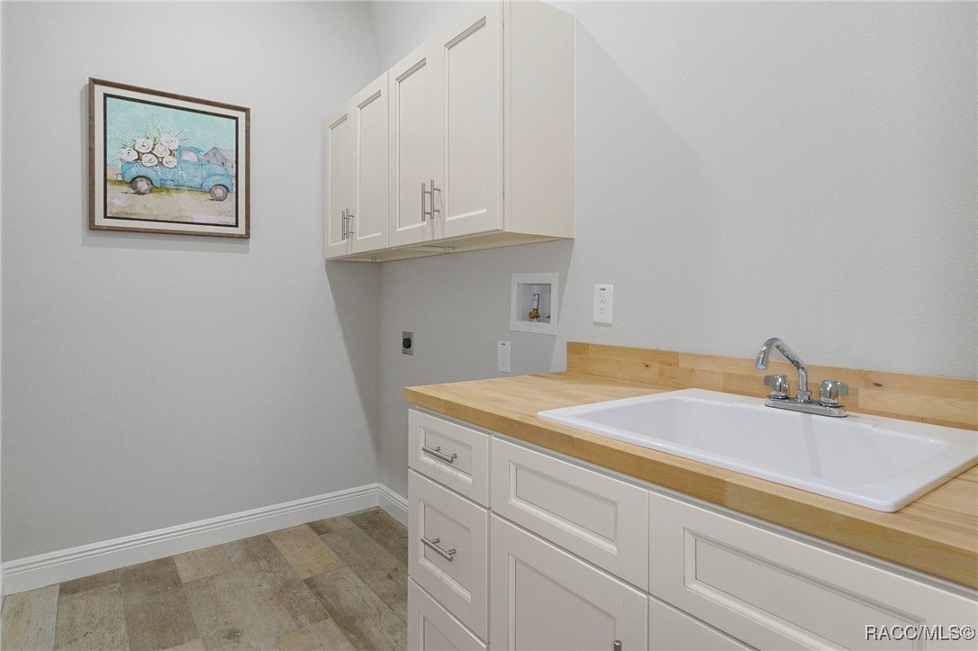 Beverly Hills, Florida, 34465, United States, 3 Bedrooms Bedrooms, ,2 BathroomsBathrooms,Residential,For Sale,1976467