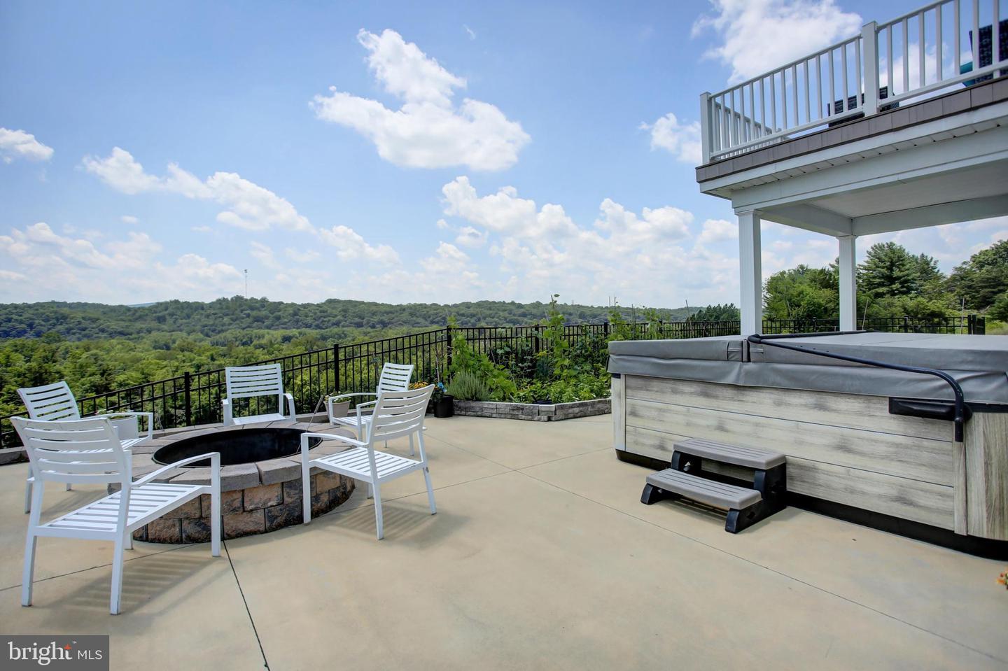 Big Pool, Maryland, 21711, United States, 5 Bedrooms Bedrooms, ,4 BathroomsBathrooms,Residential,For Sale,1897017